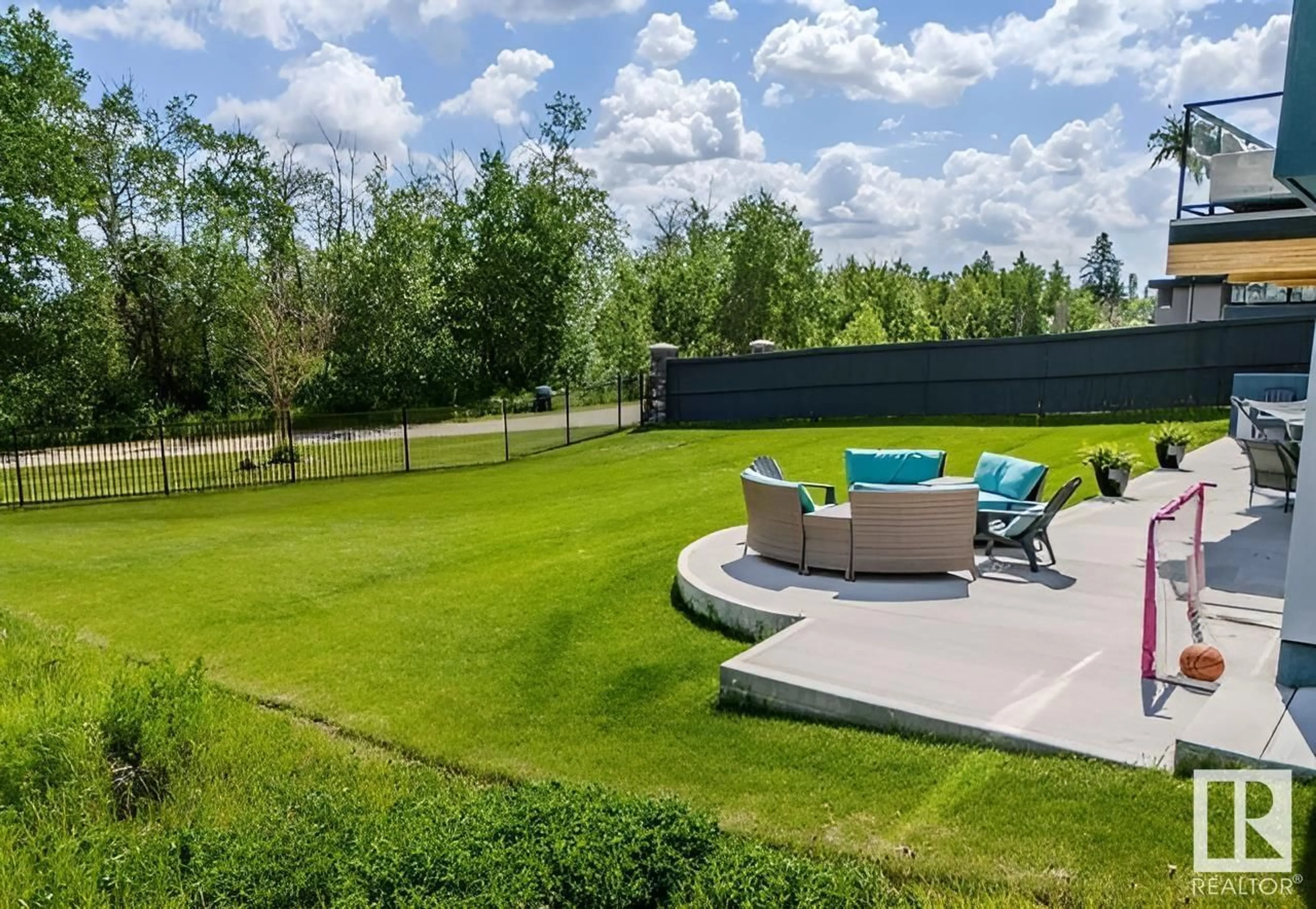 Floor plan for 4097 WHISPERING RIVER DR, Edmonton Alberta T6W2E2