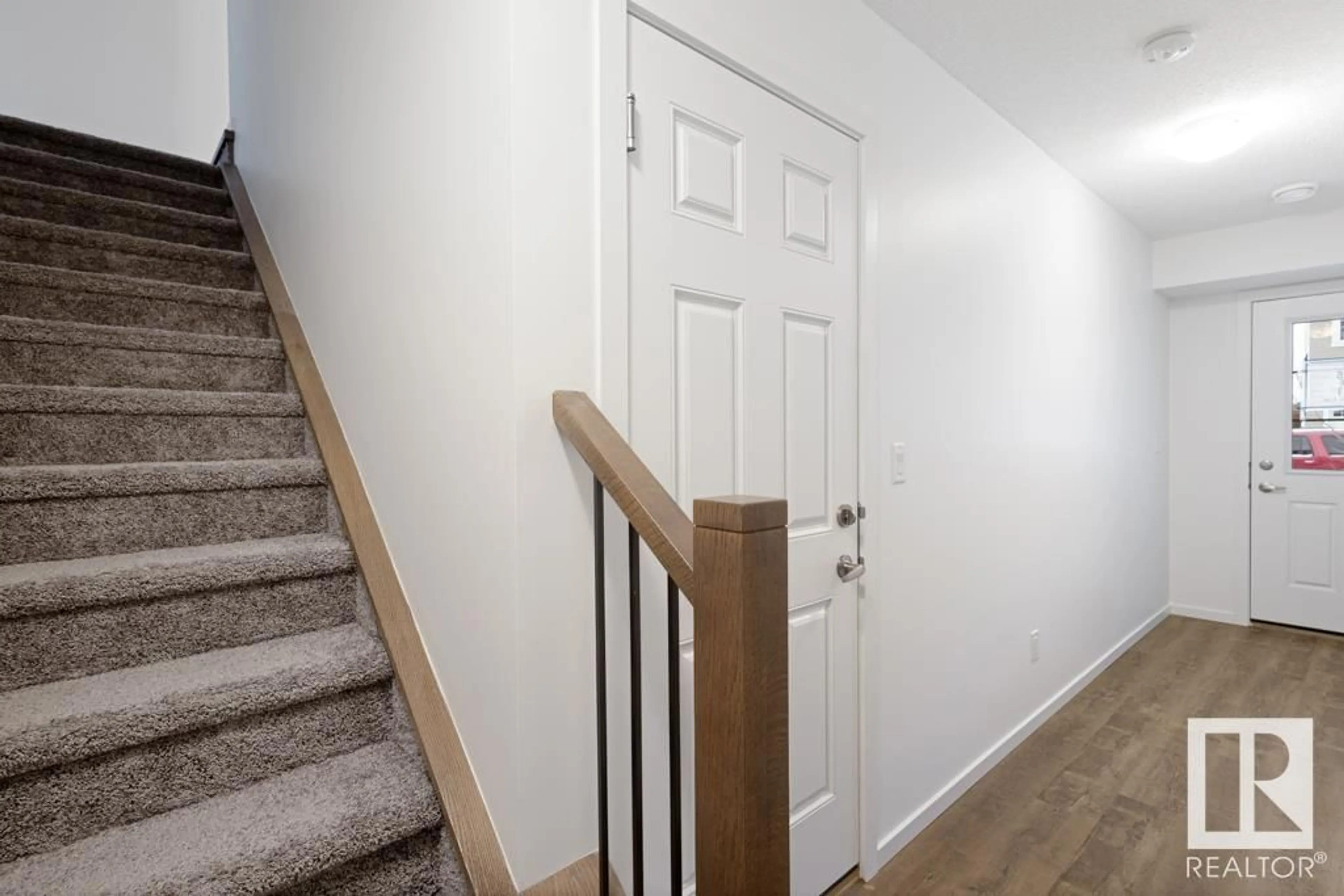 Stairs for 20434 15A AV NW, Edmonton Alberta T6M2P7