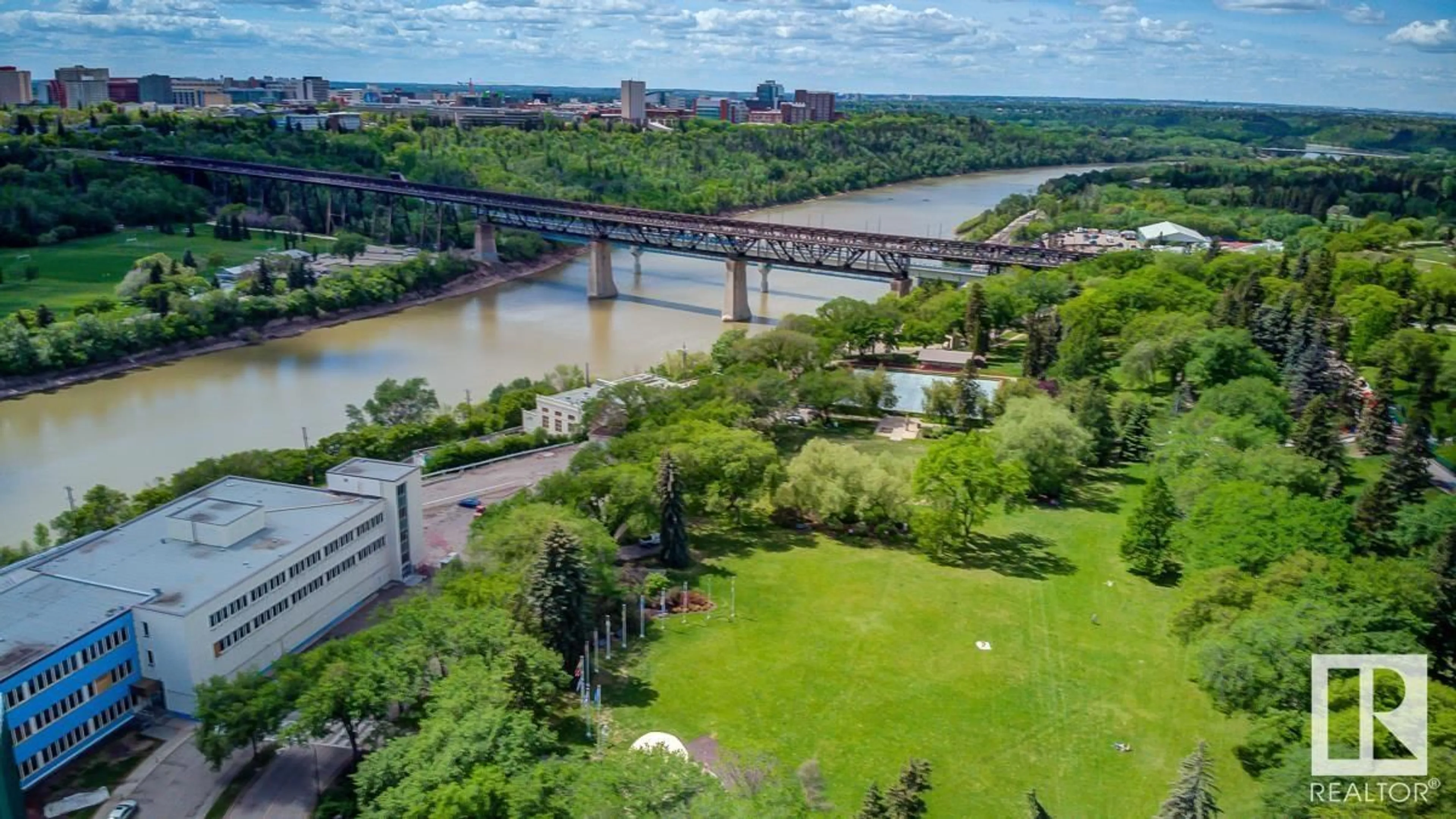 A pic from outside/outdoor area/front of a property/back of a property/a pic from drone, water/lake/river/ocean view for #302 - 9916 113 ST, Edmonton Alberta T5K2N3