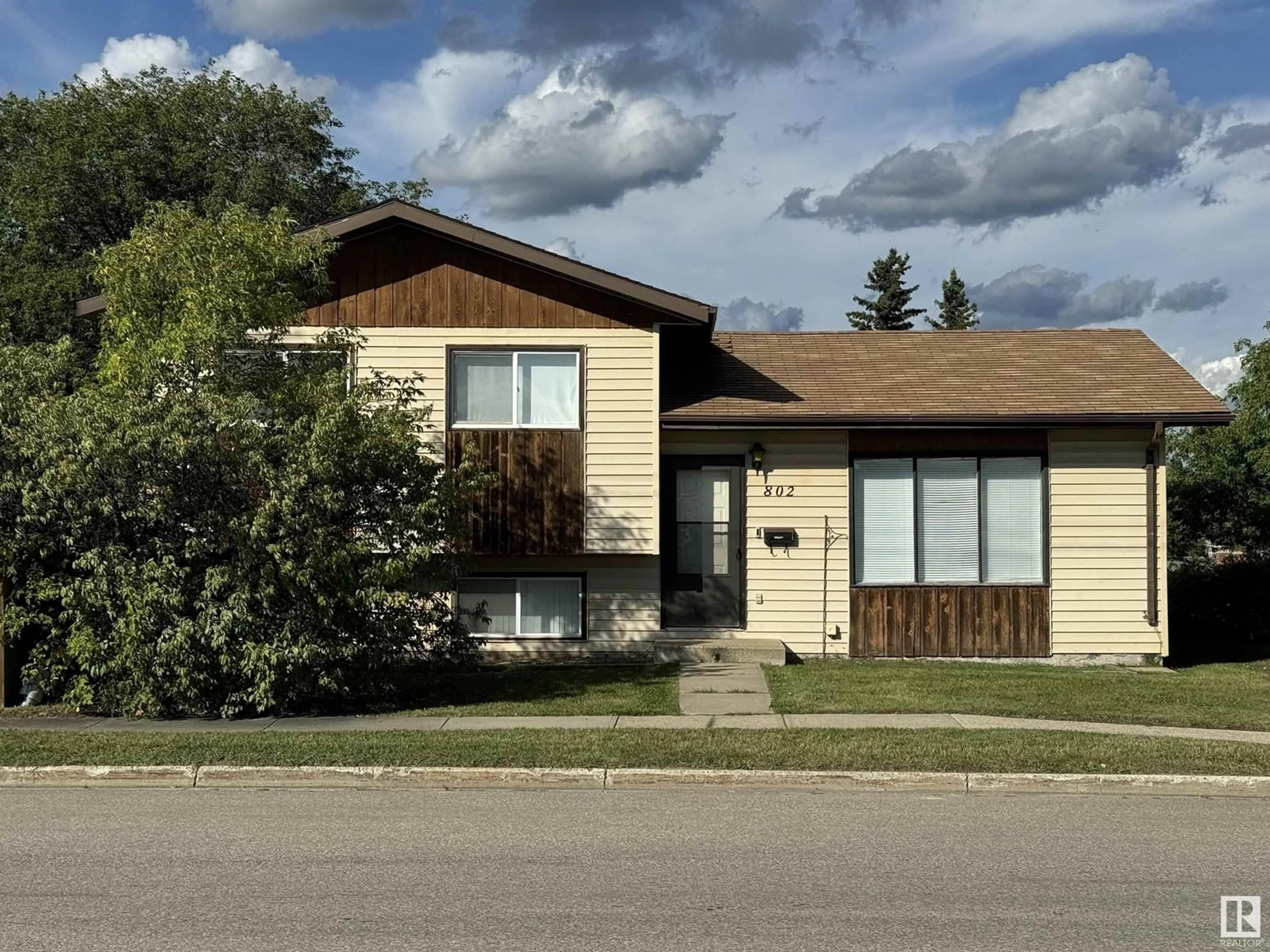 Home with vinyl exterior material, street for 802 16 AV, Cold Lake Alberta T9M1L2