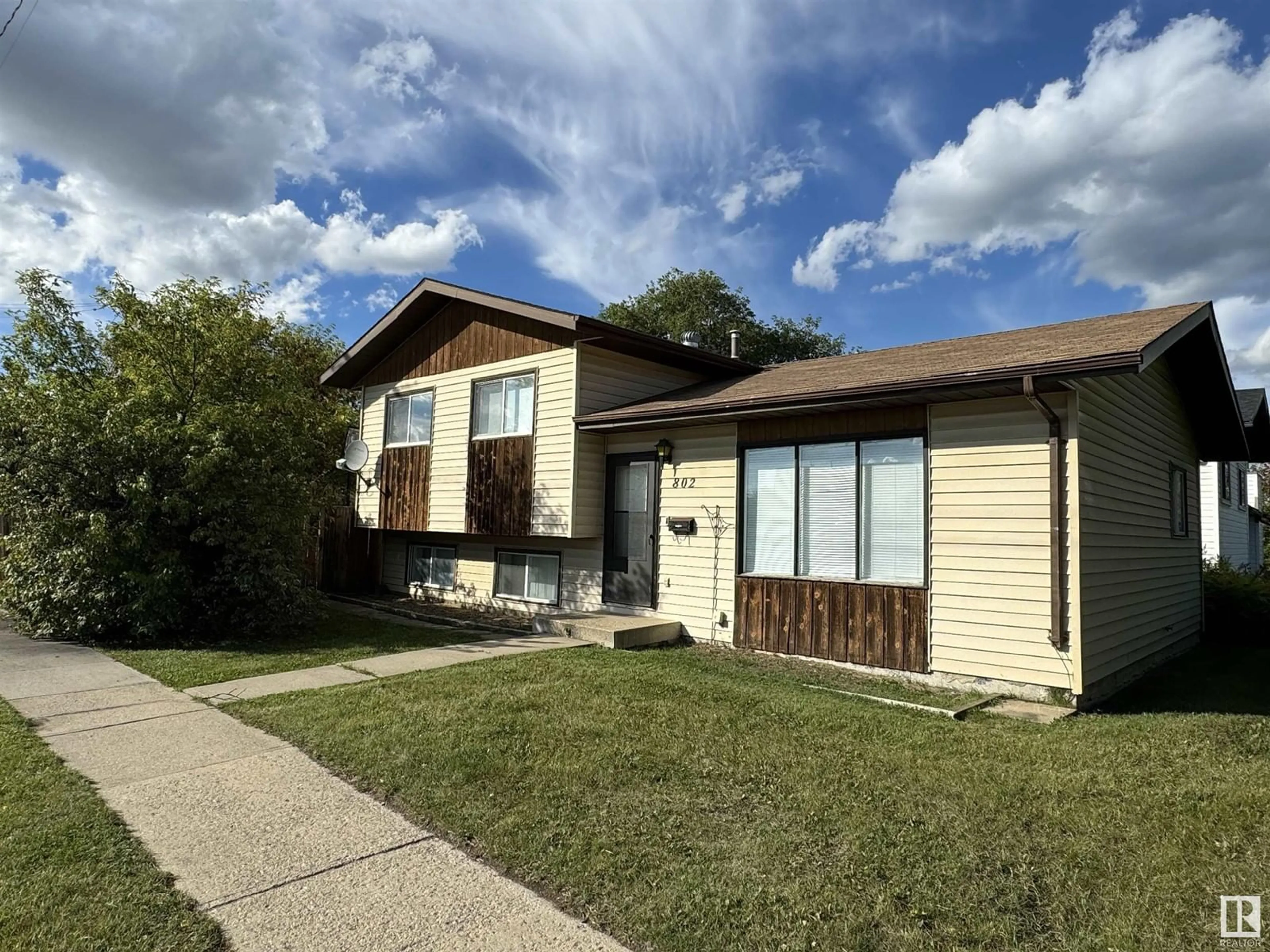 Home with vinyl exterior material, street for 802 16 AV, Cold Lake Alberta T9M1L2