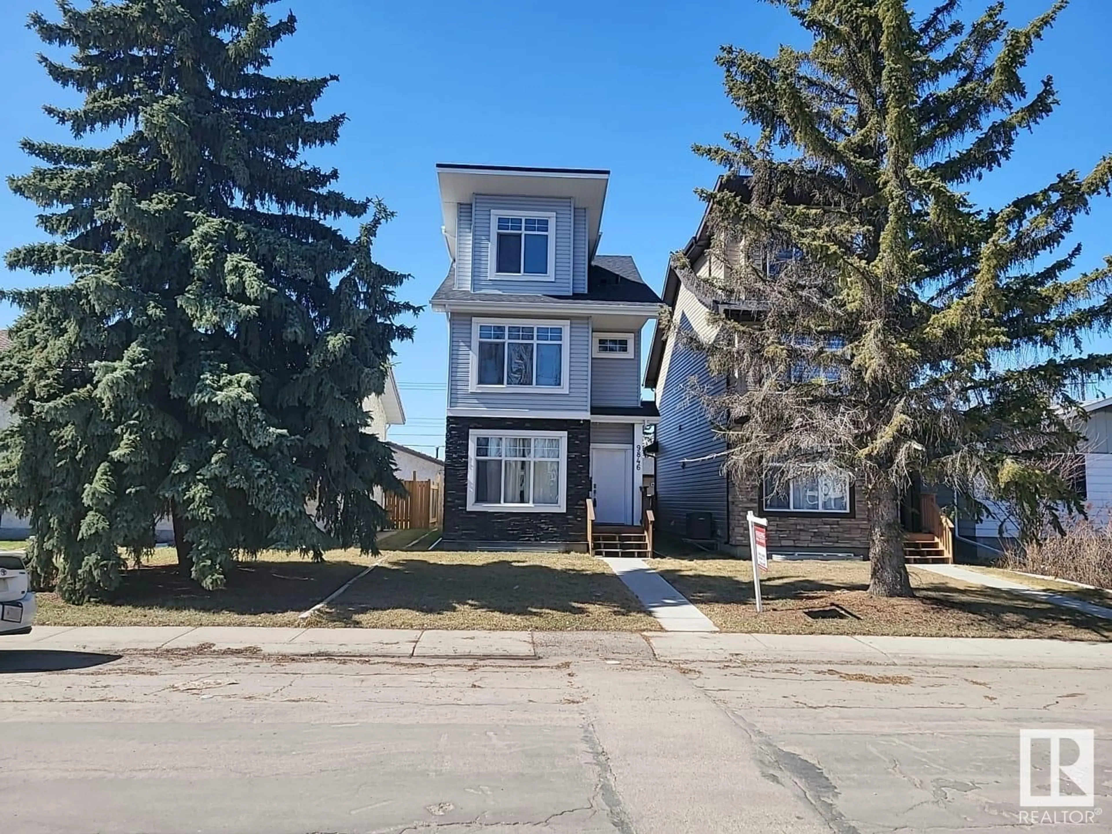A pic from outside/outdoor area/front of a property/back of a property/a pic from drone, street for NW - 9846 162 ST, Edmonton Alberta T5P3L2
