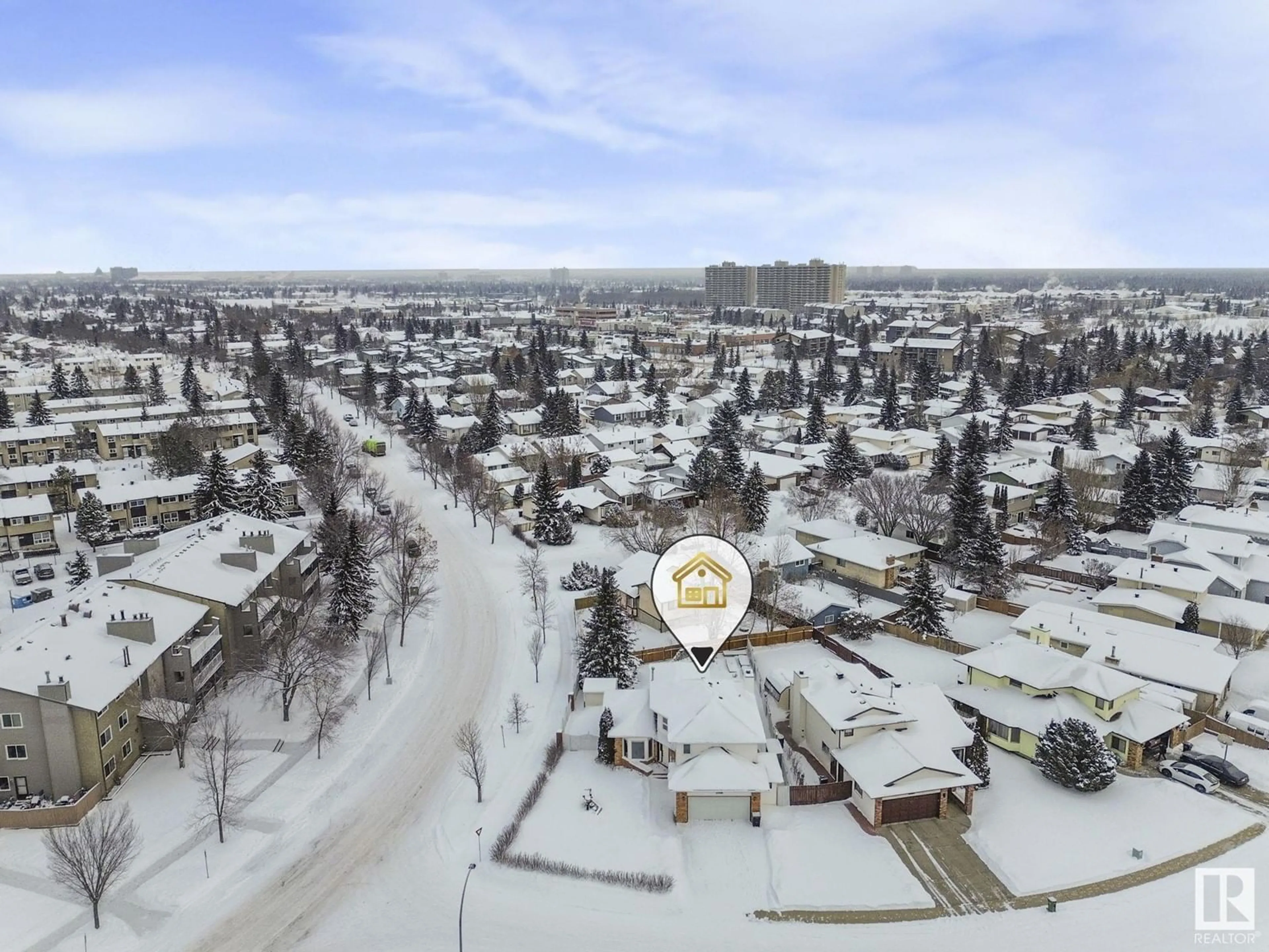 A pic from outside/outdoor area/front of a property/back of a property/a pic from drone, street for 17936 62B AV NW, Edmonton Alberta T5T3B4