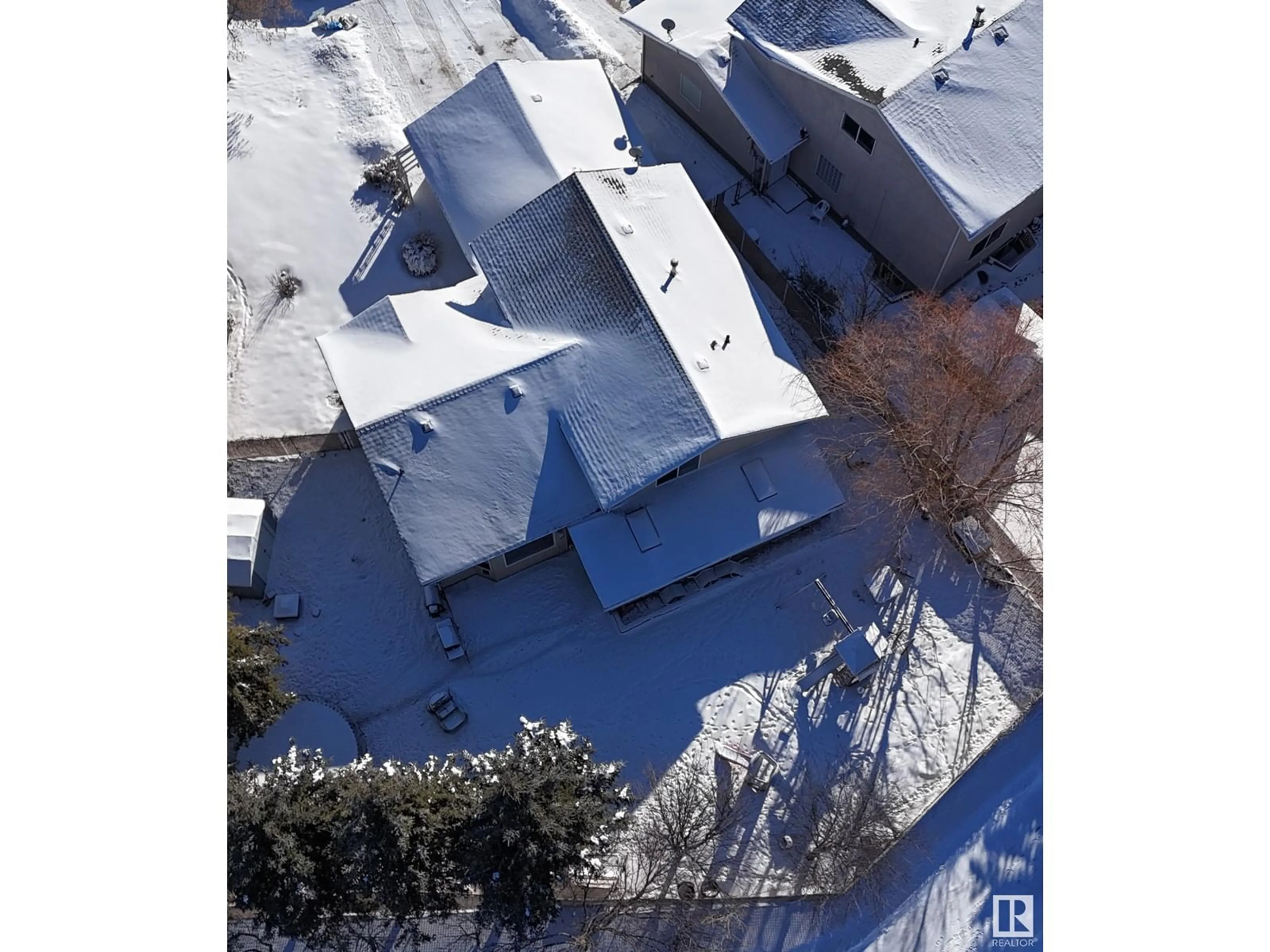 A pic from outside/outdoor area/front of a property/back of a property/a pic from drone, unknown for 3928 48 AV, Drayton Valley Alberta T7A1V7