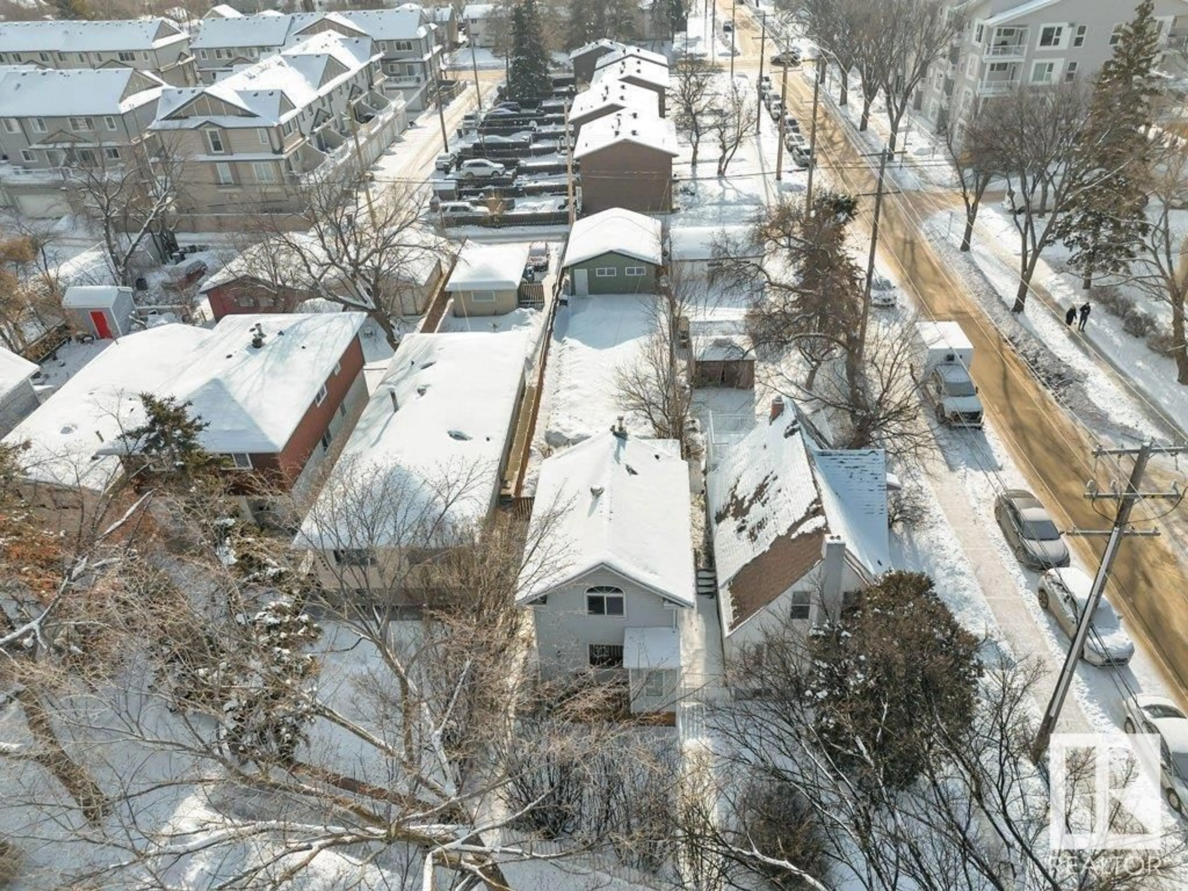 A pic from outside/outdoor area/front of a property/back of a property/a pic from drone, city buildings view from balcony for 10759 UNIVERSITY AV NW, Edmonton Alberta T6E4P8