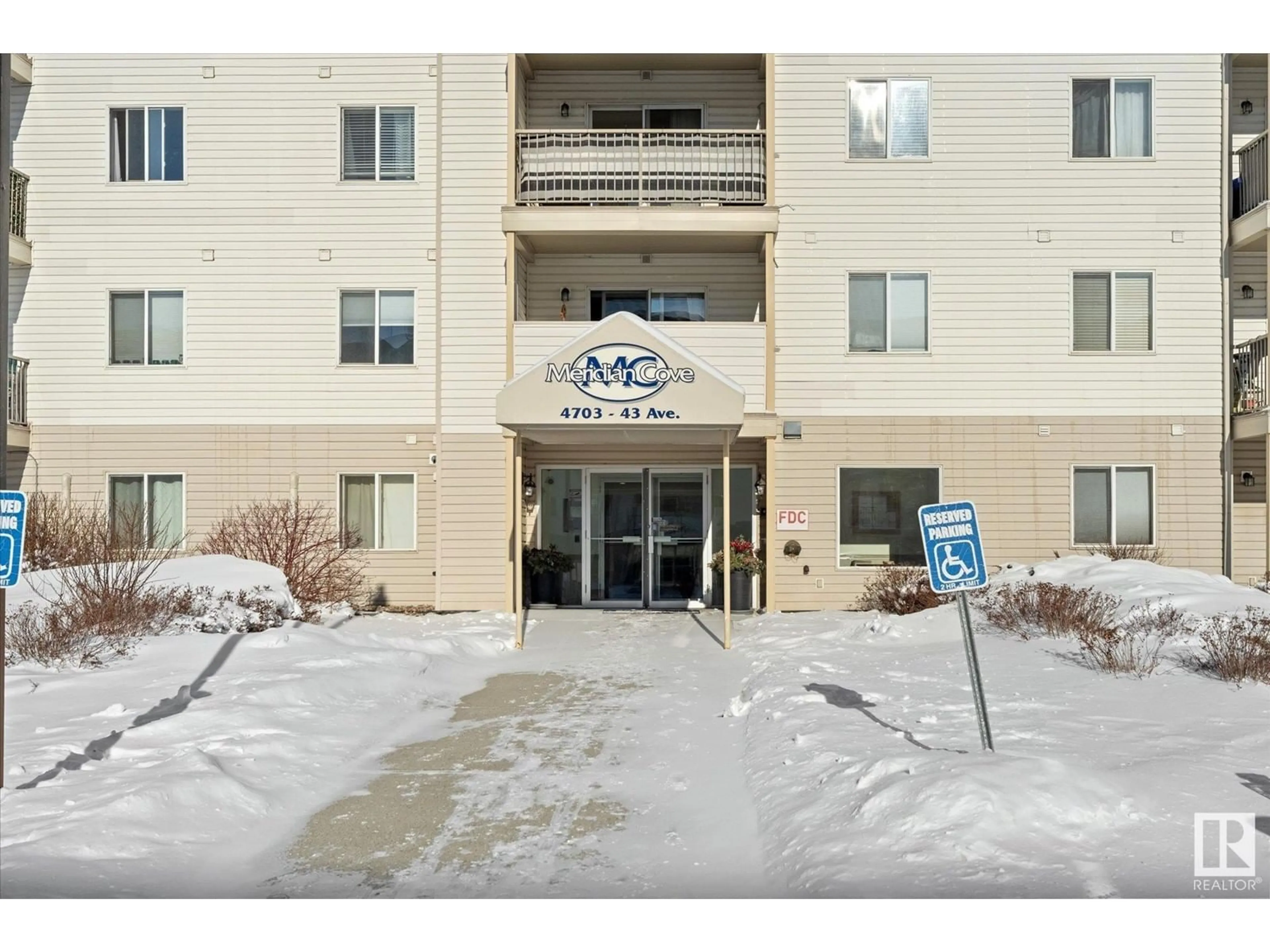 Indoor foyer for #106 4703 43 AV, Stony Plain Alberta T7Z2S7