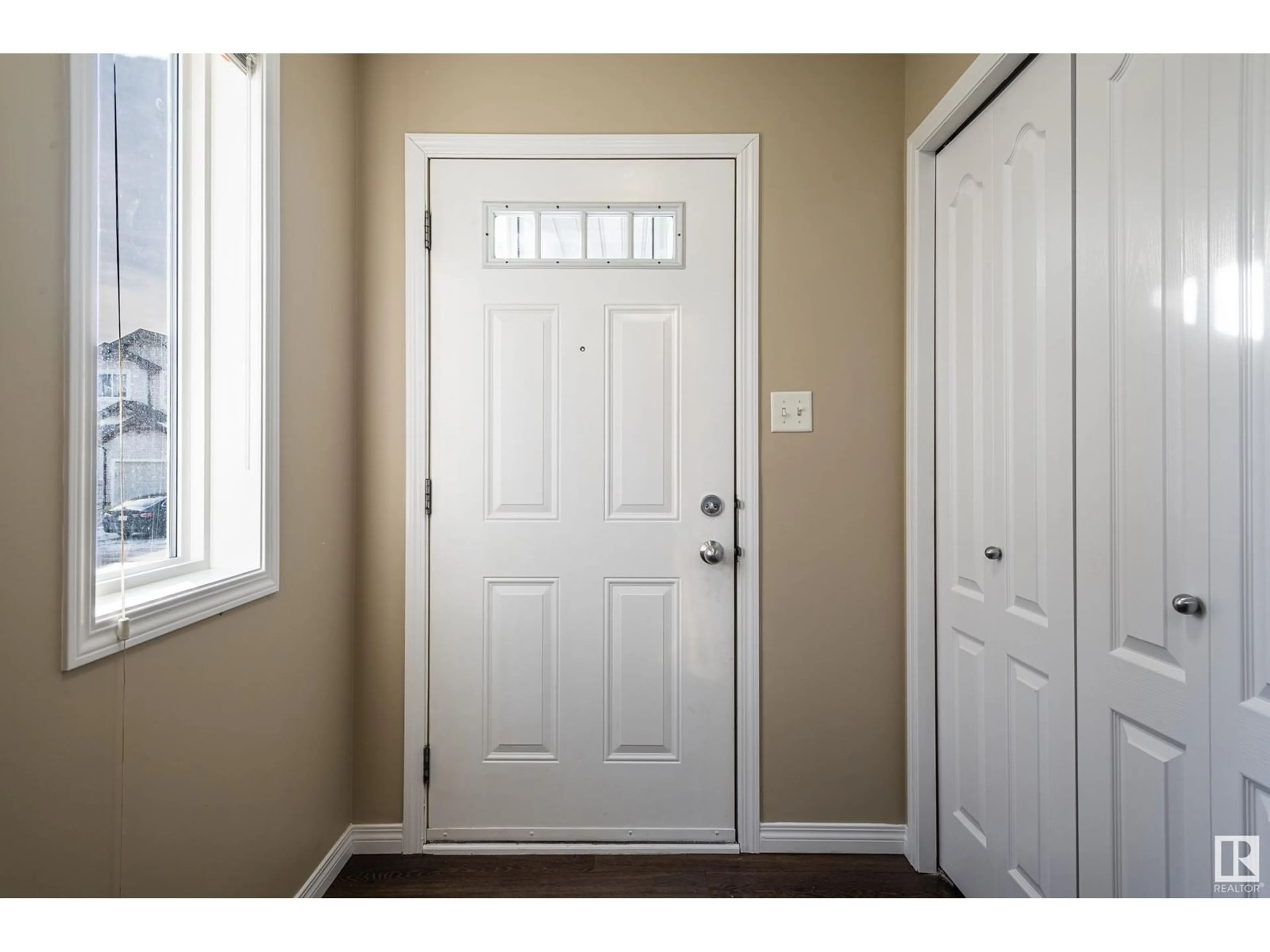 Indoor entryway for 11412 13 AV SW, Edmonton Alberta T6W0G8