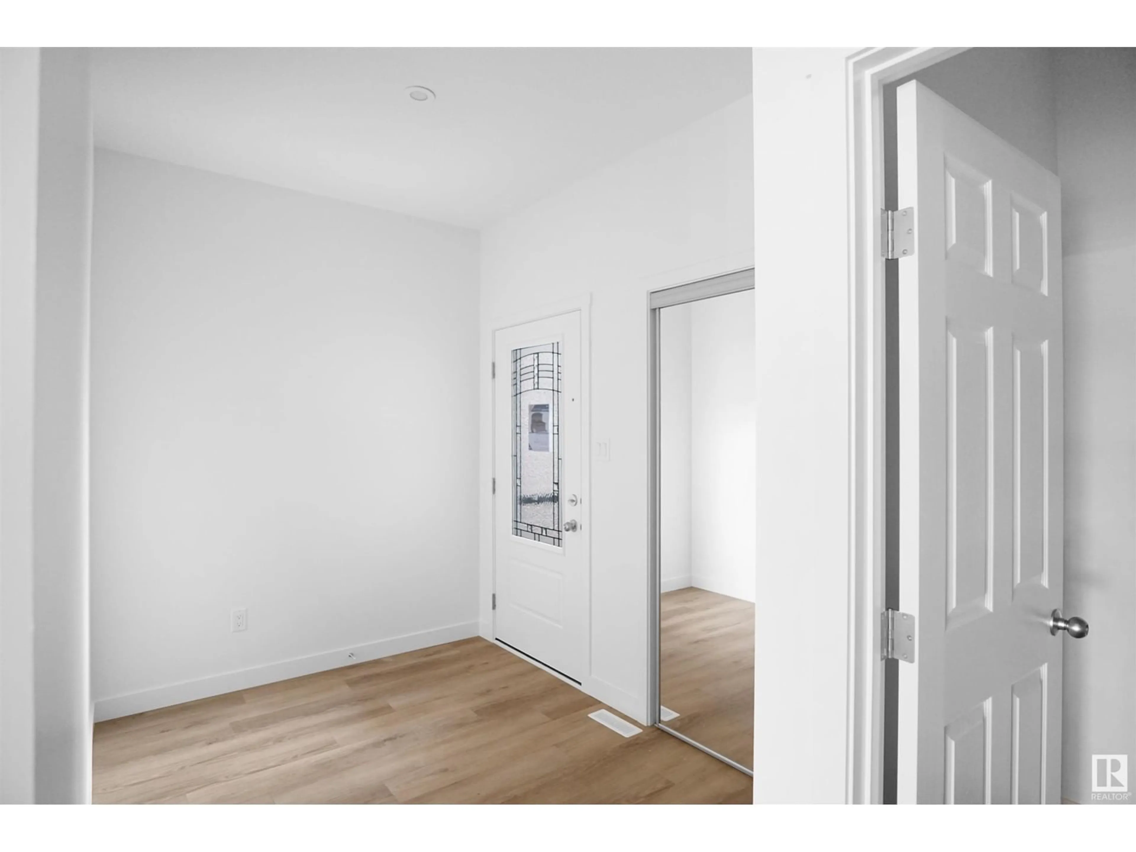 Unknown for NW - 1332 11 AV, Edmonton Alberta T6T2R6