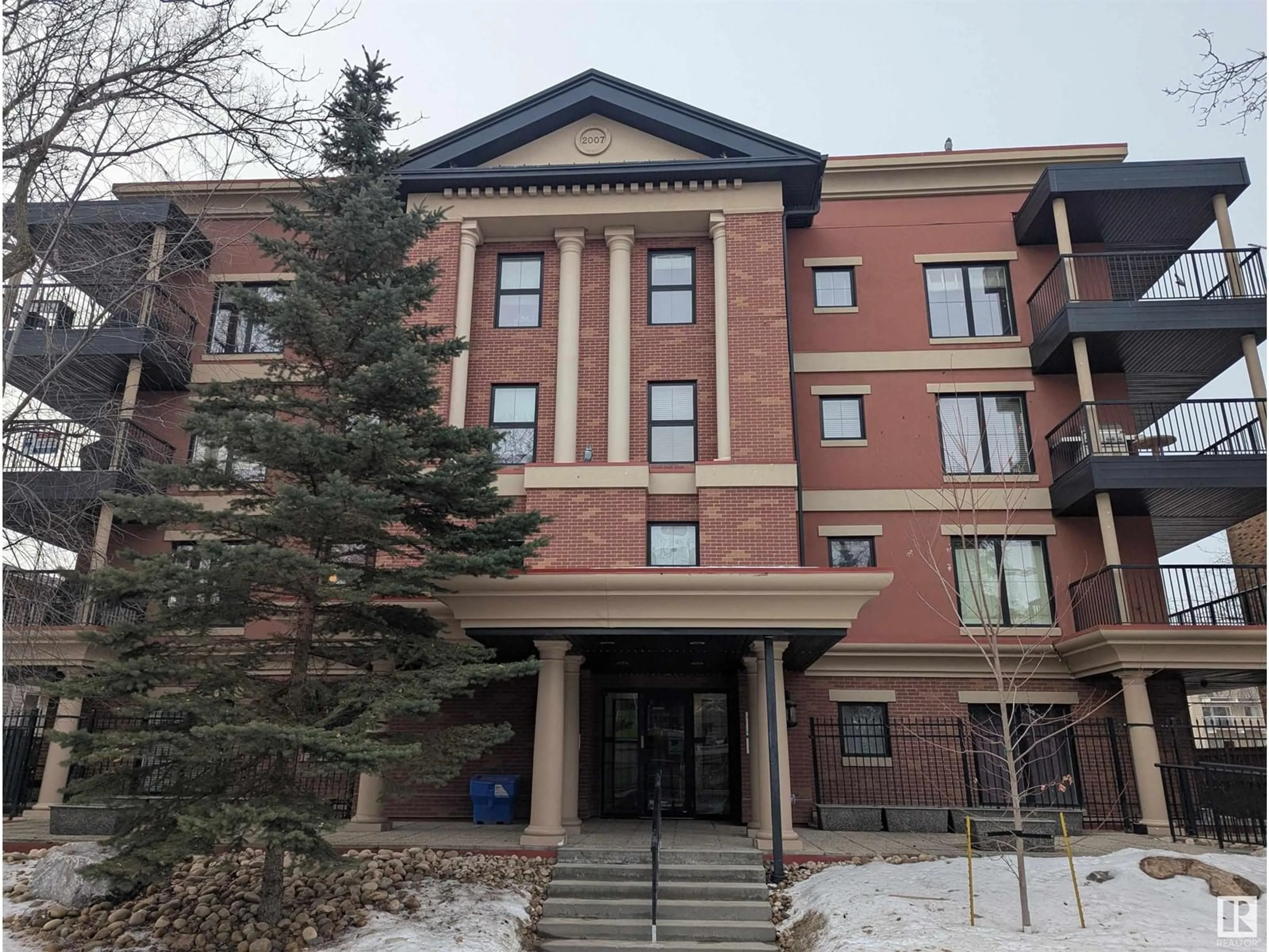 Indoor foyer for #203 10232 115 ST NW, Edmonton Alberta T5K1T8