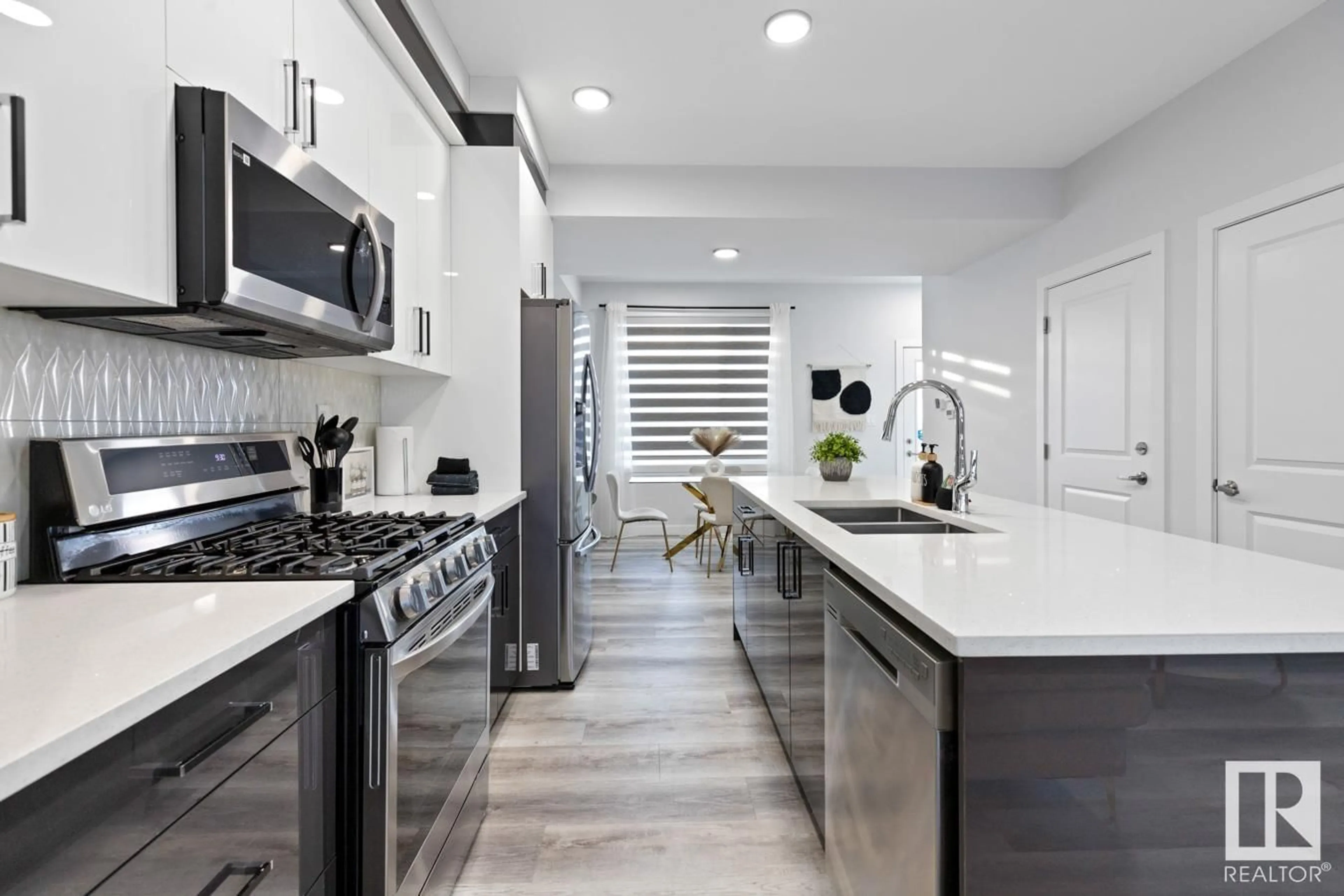 Contemporary kitchen, ceramic/tile floor for 8809 121 AV NW, Edmonton Alberta T5B3S4