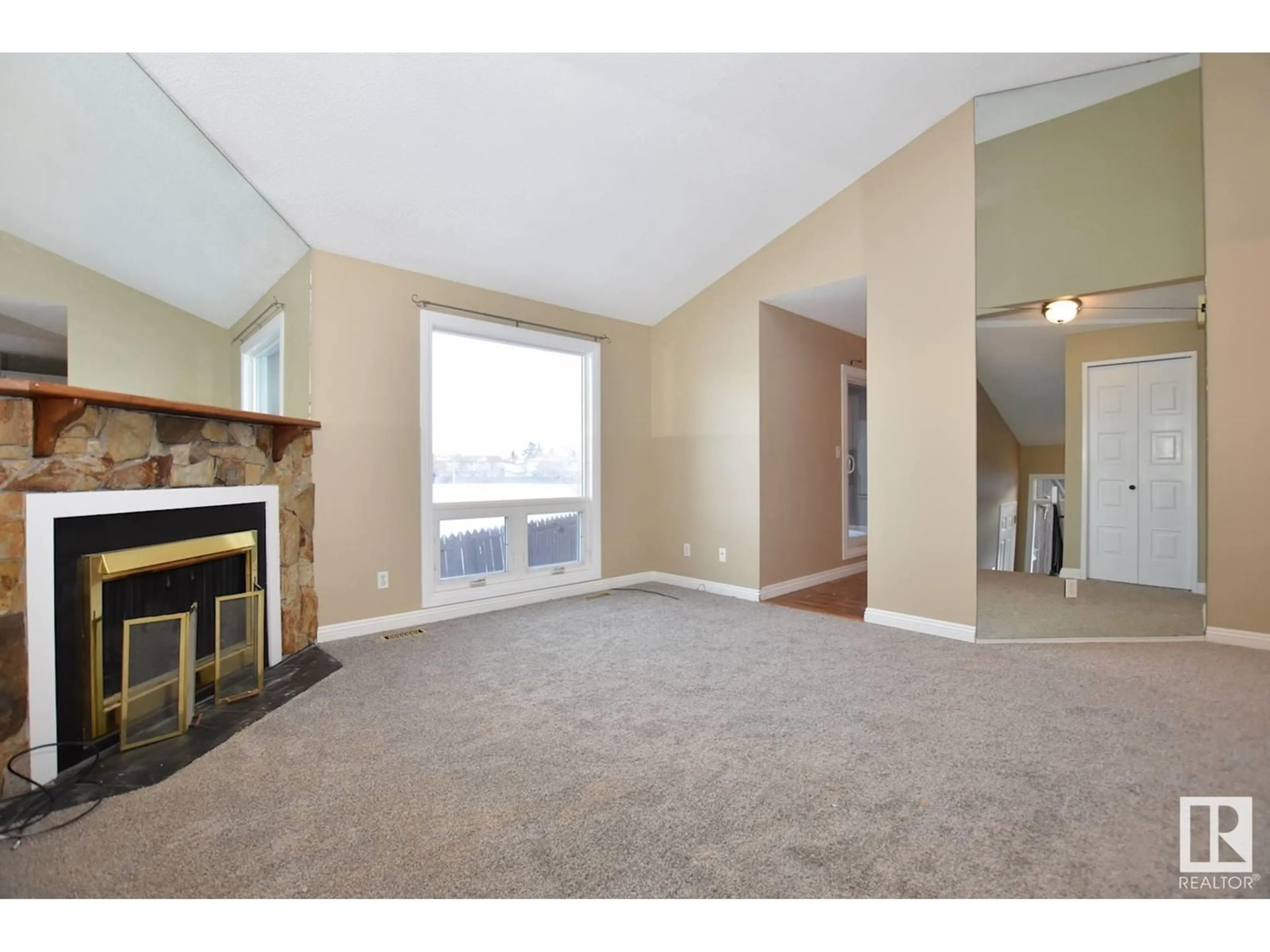 A pic of a room for 14131 26 ST NW, Edmonton Alberta T5Y1S2