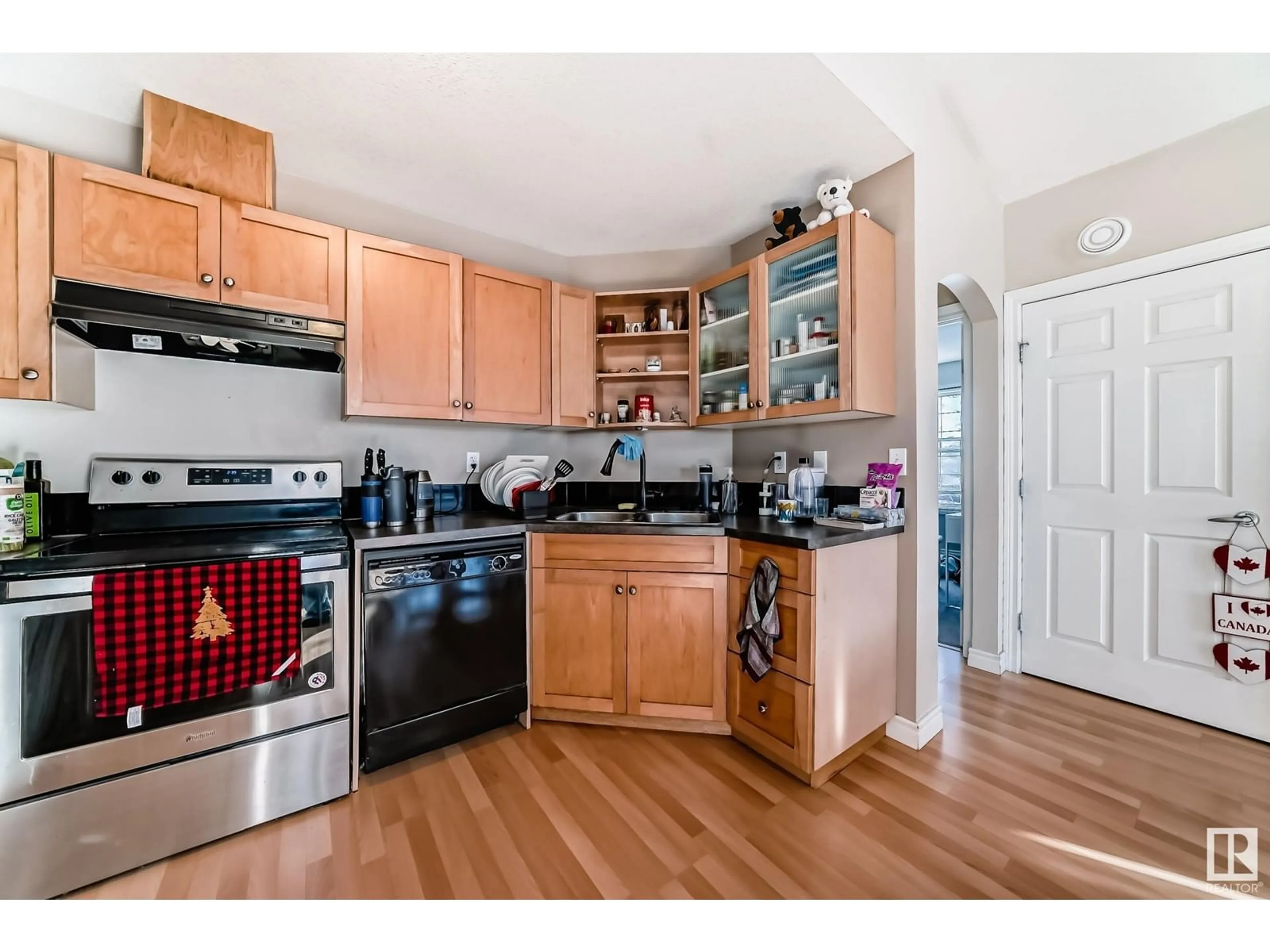 Standard kitchen, unknown for #48 150 EDWARDS DR SW, Edmonton Alberta T6X1M4