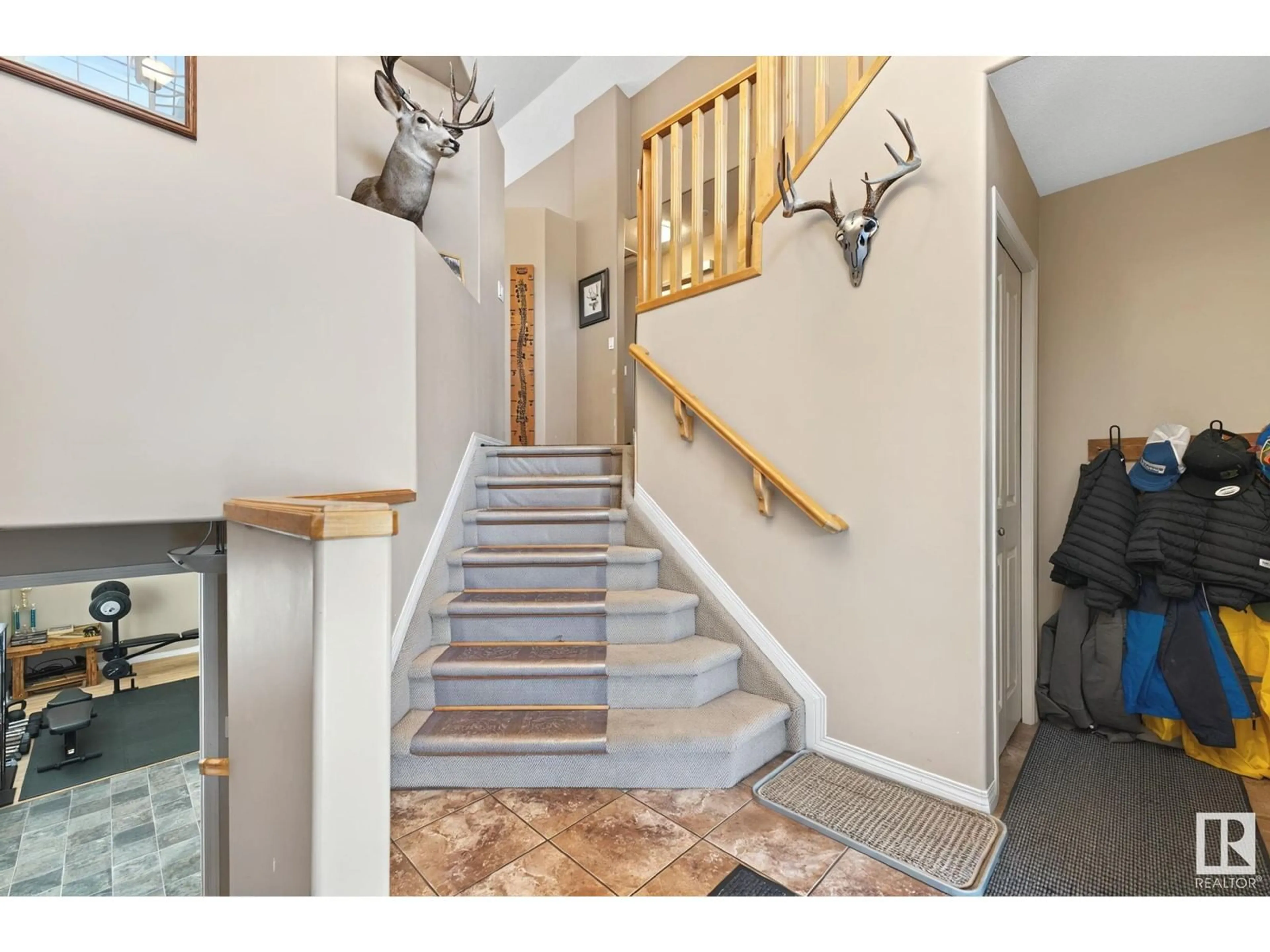 Indoor foyer for #201 2306 TWP ROAD 540, Rural Lac Ste. Anne County Alberta T0E1V0