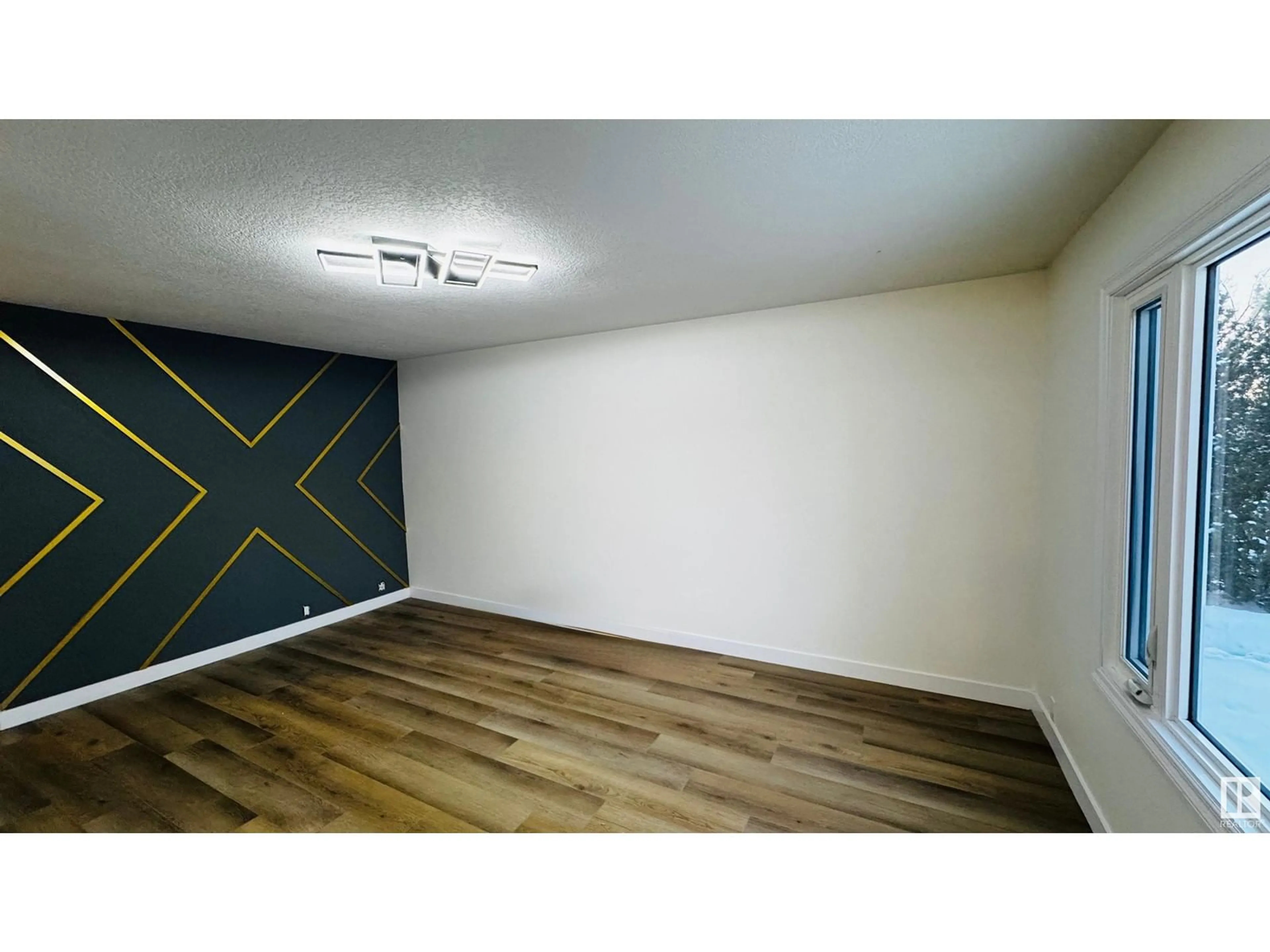 A pic of a room for 4705 36 AV NW, Edmonton Alberta T6L3S2