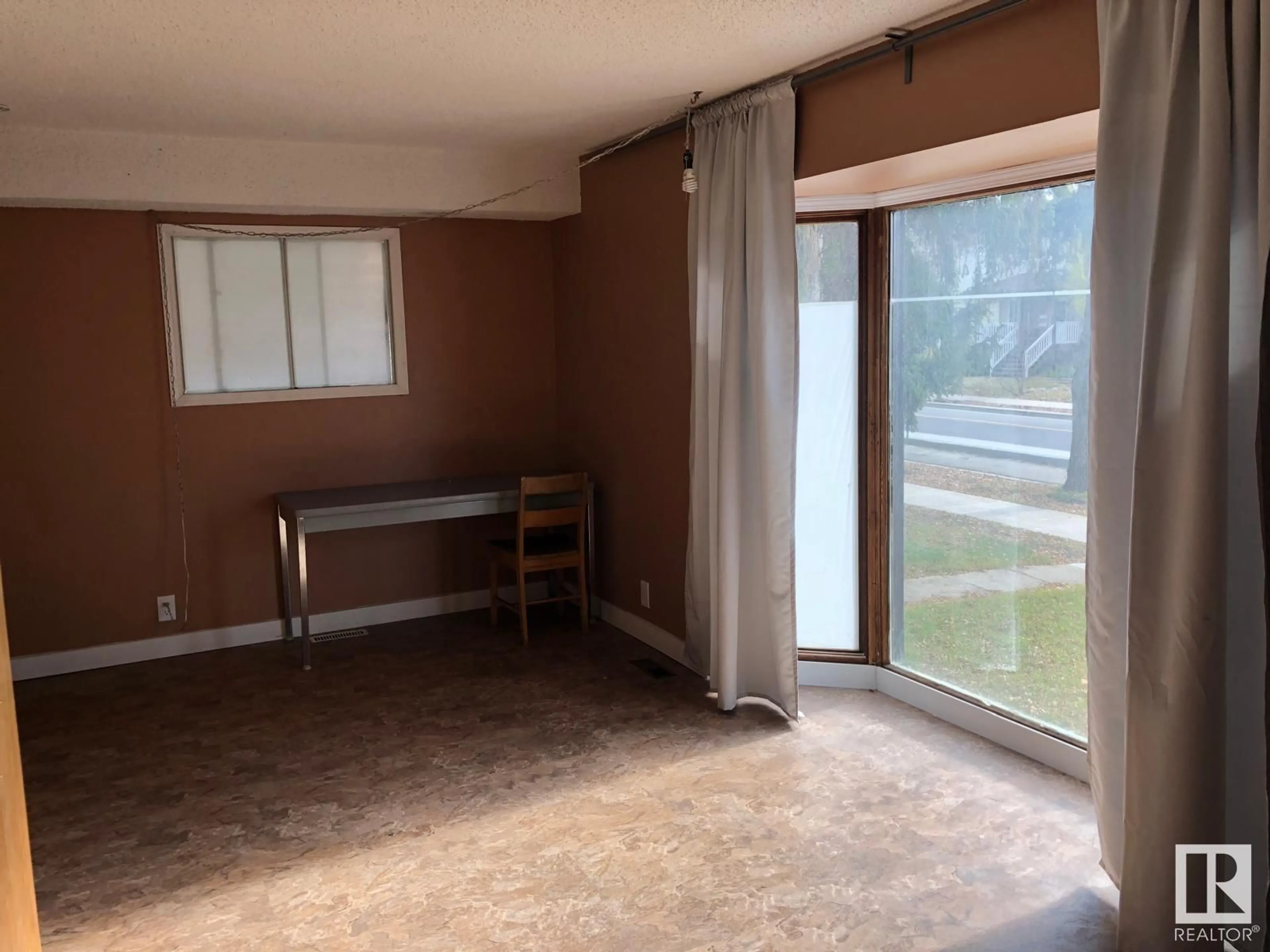 A pic of a room for 10934 76 AV NW, Edmonton Alberta T6G0J7