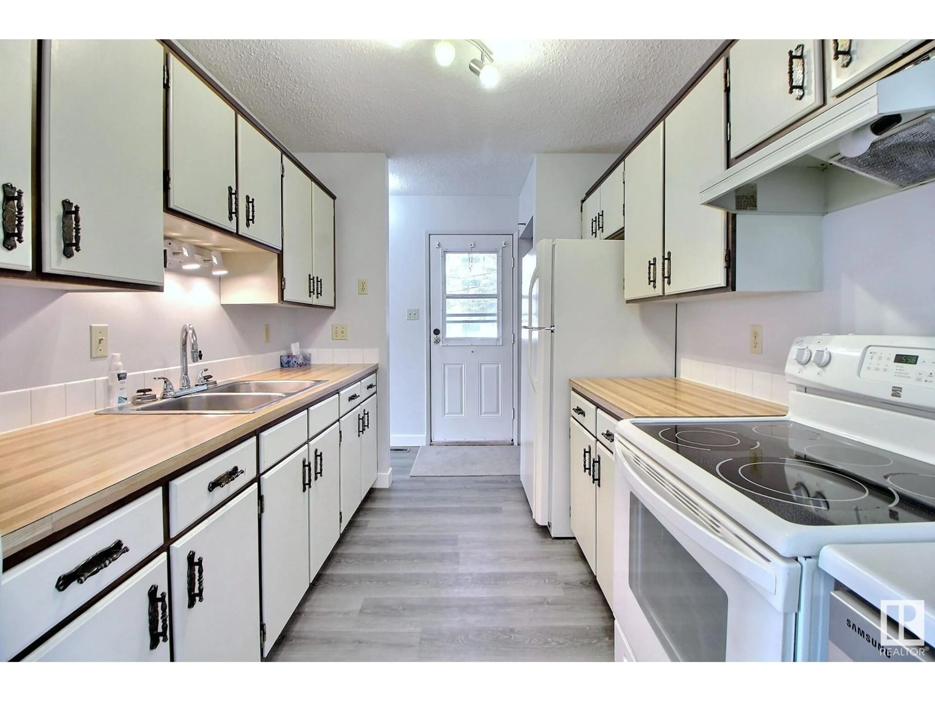 Standard kitchen, unknown for 862 ERIN PL NW, Edmonton Alberta T5T1M6