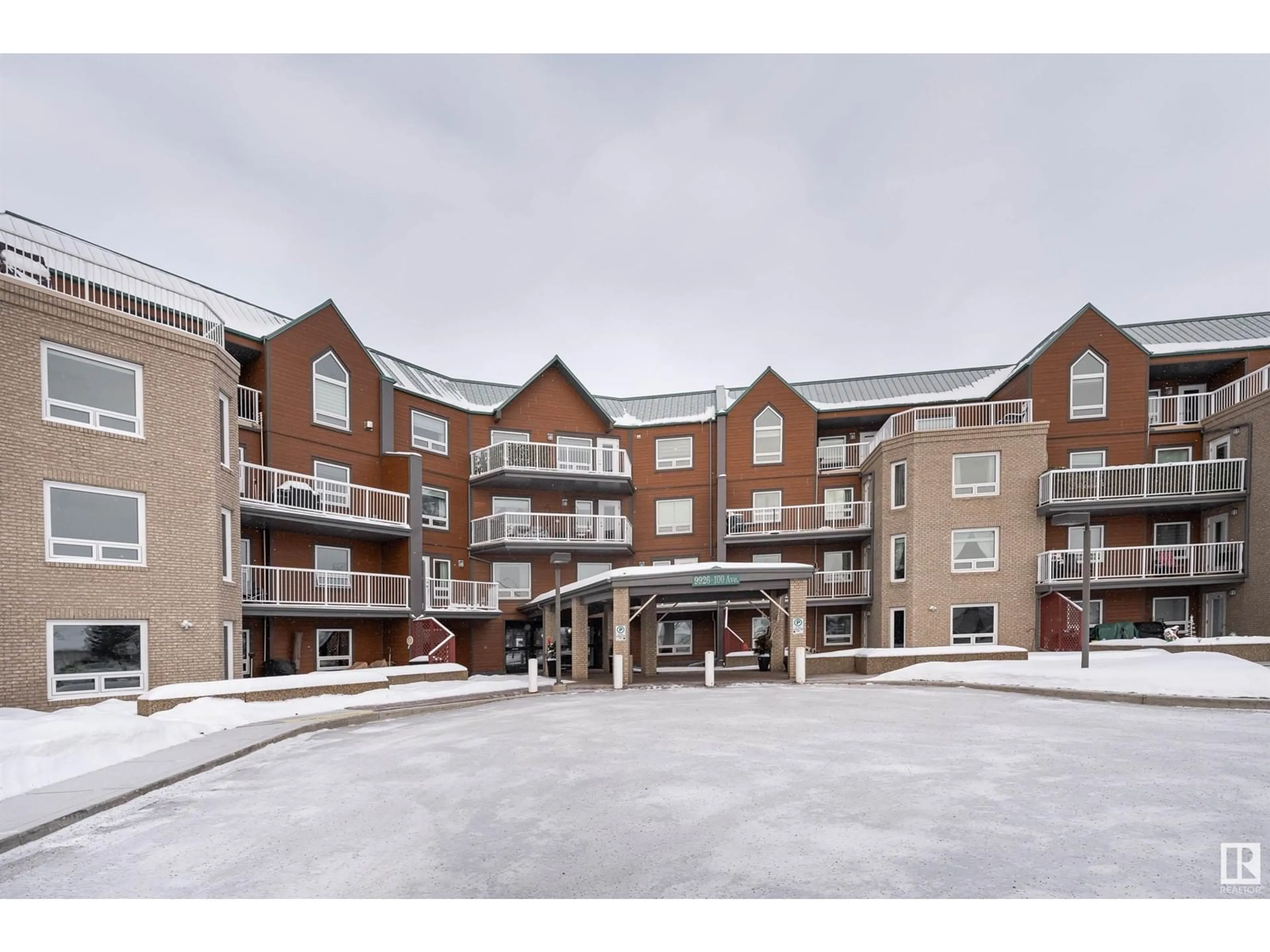 Indoor foyer for 404 - 9926 100 AV, Fort Saskatchewan Alberta T8L4E3