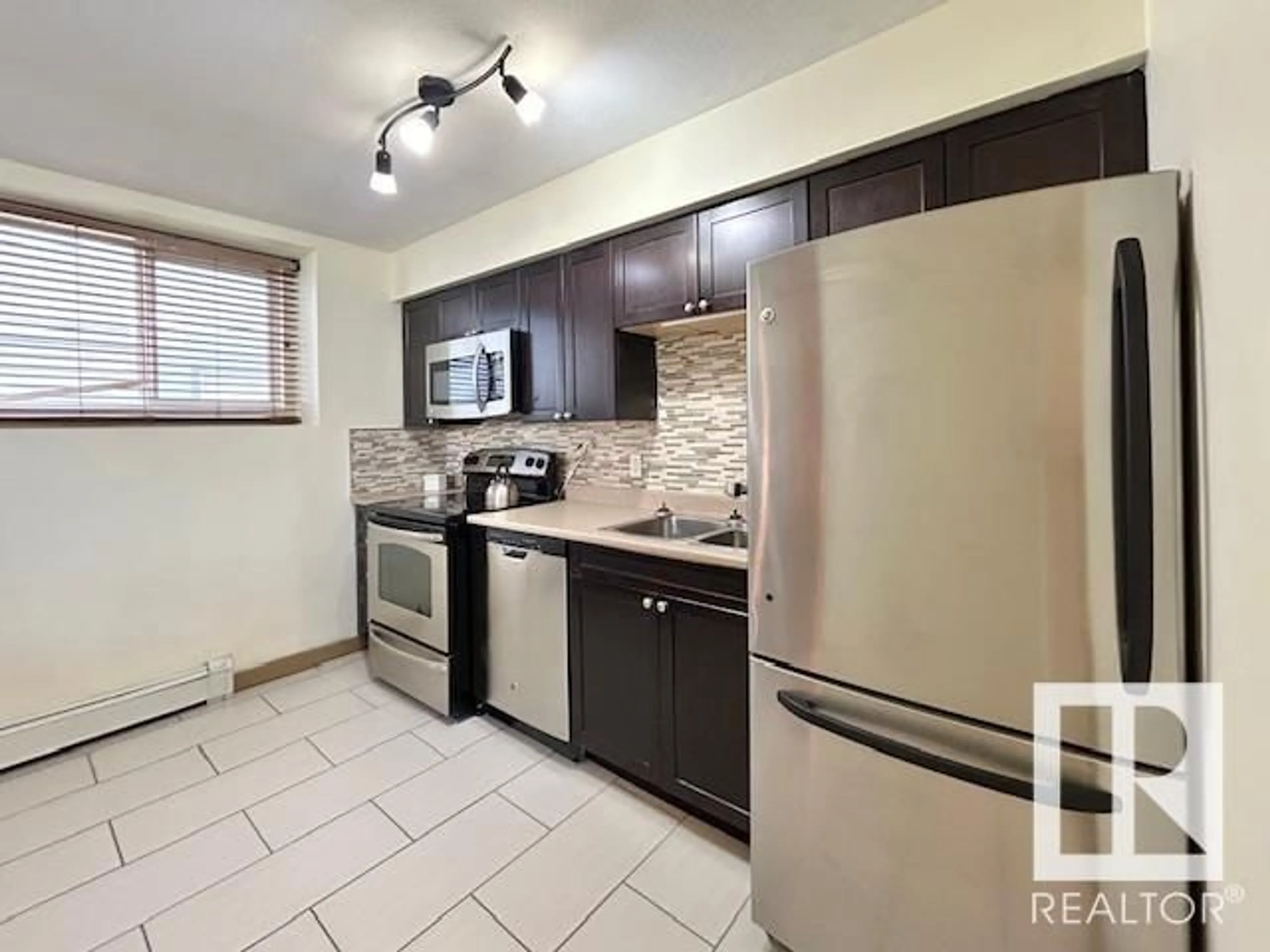 Standard kitchen, unknown for #101 7111 80 AV NW, Edmonton Alberta T6B0C7