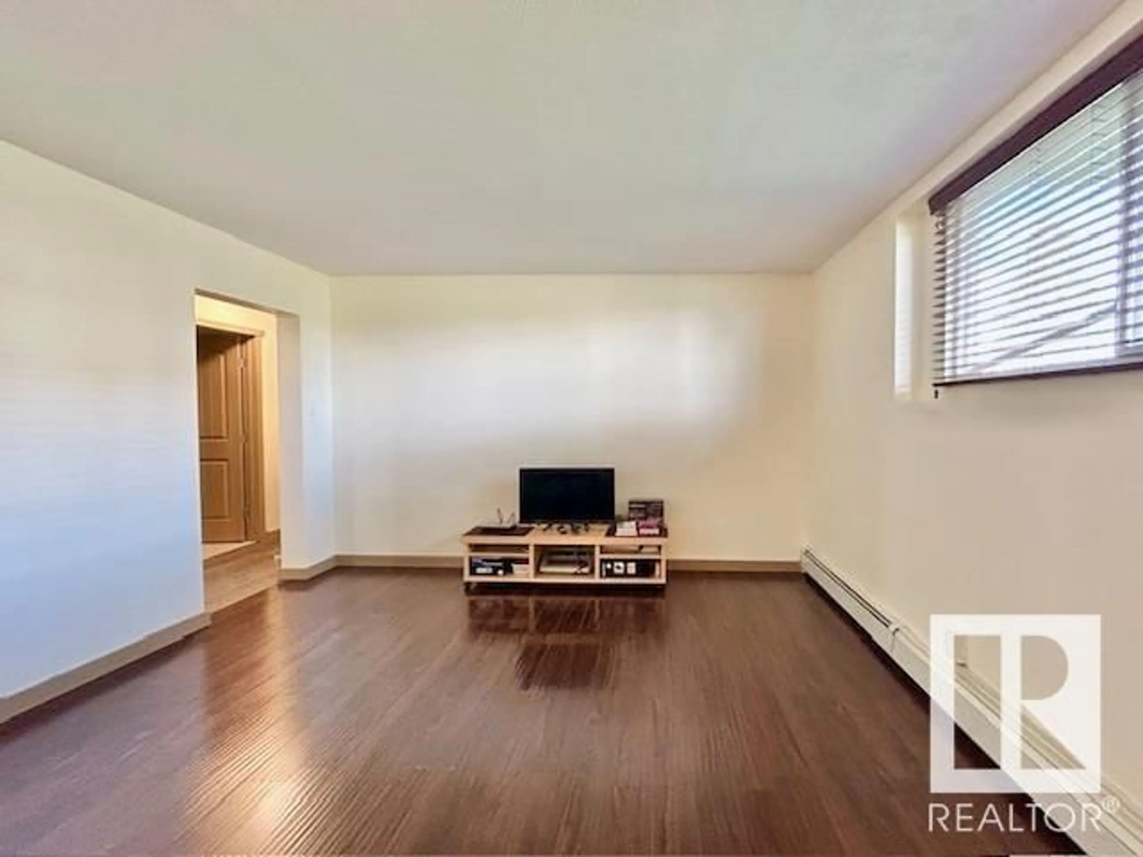 A pic of a room for #101 7111 80 AV NW, Edmonton Alberta T6B0C7