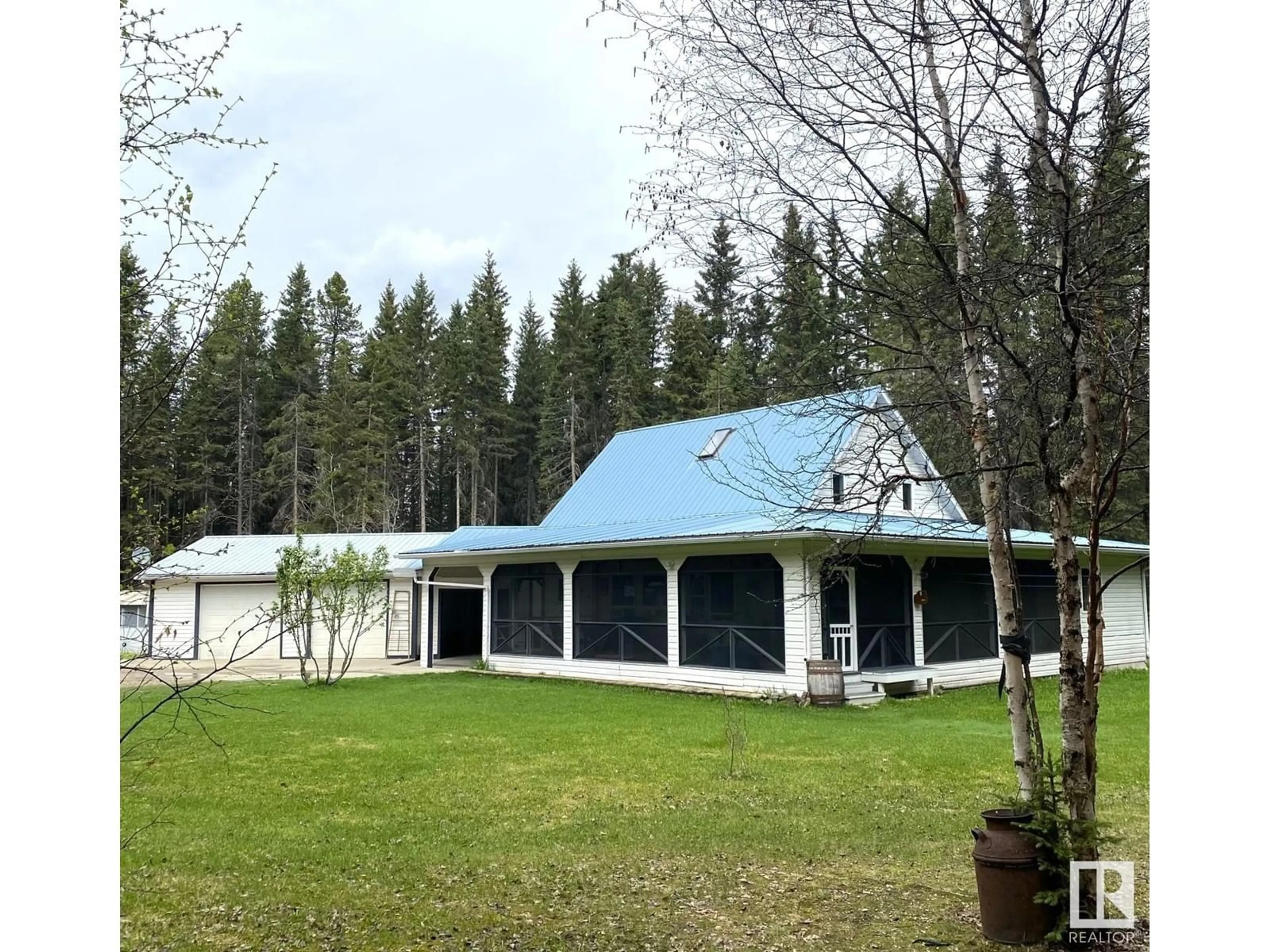 A pic from outside/outdoor area/front of a property/back of a property/a pic from drone, building for 47507 RGE ROAD 52, Rural Brazeau County Alberta T0C0P0