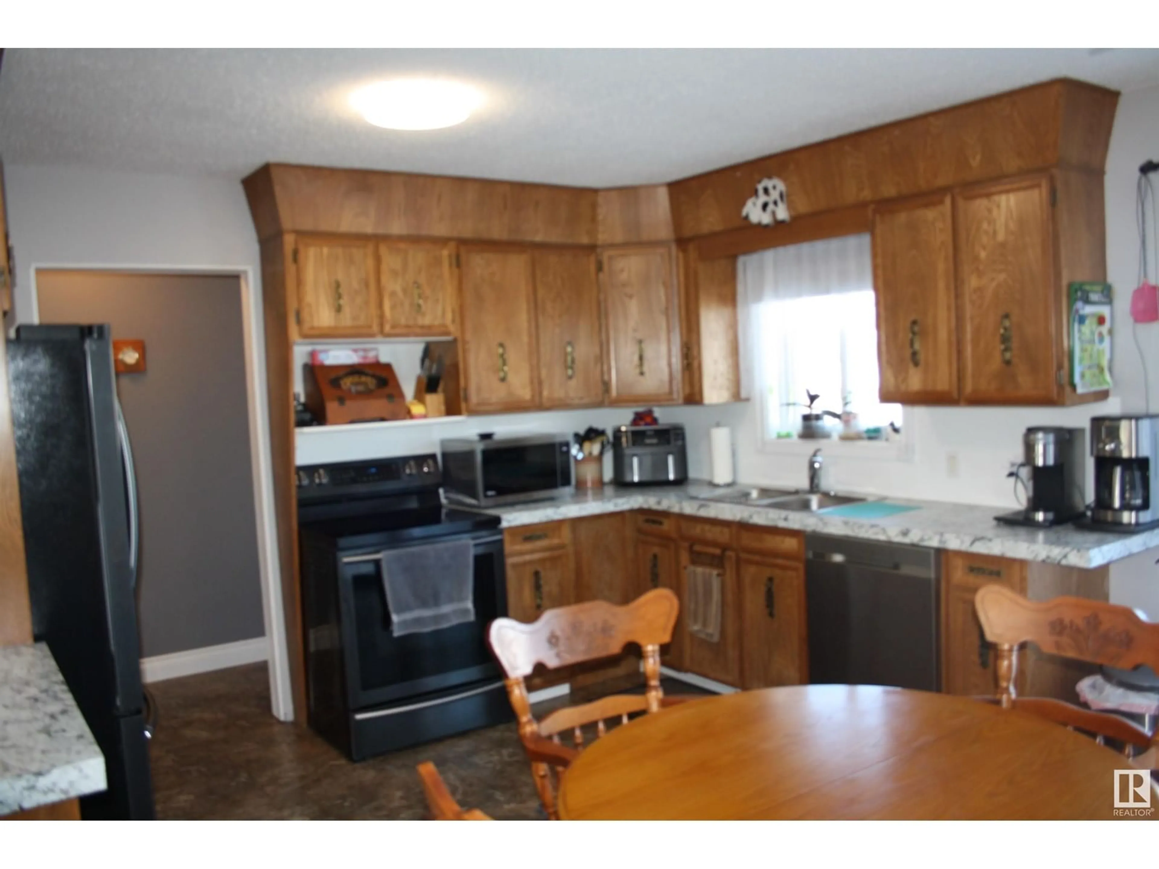 Standard kitchen, unknown for 11044 104 St, Westlock Alberta T7P1G4