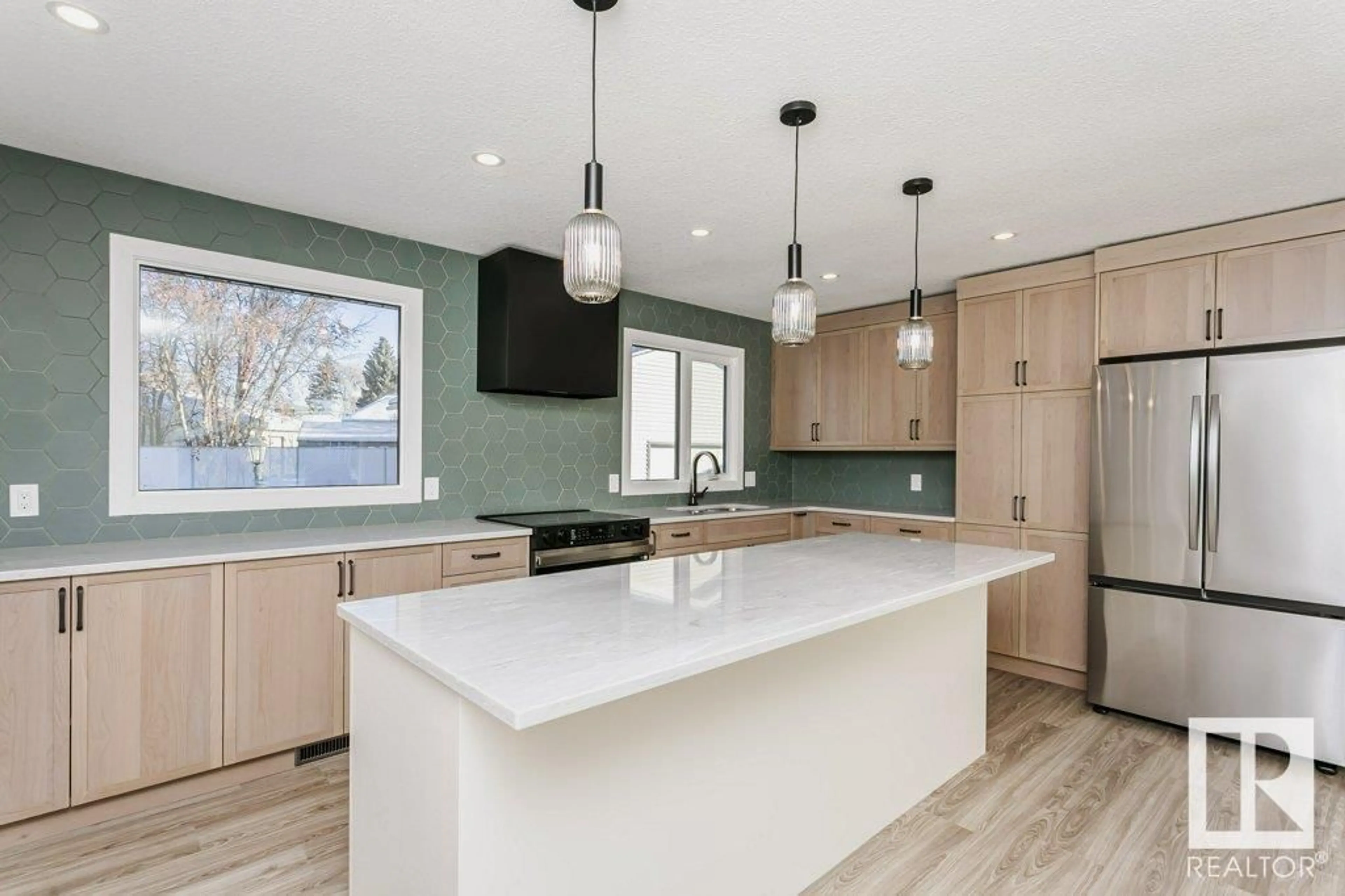 Open concept kitchen, unknown for 9717 87 ST, Fort Saskatchewan Alberta T8L2Z7