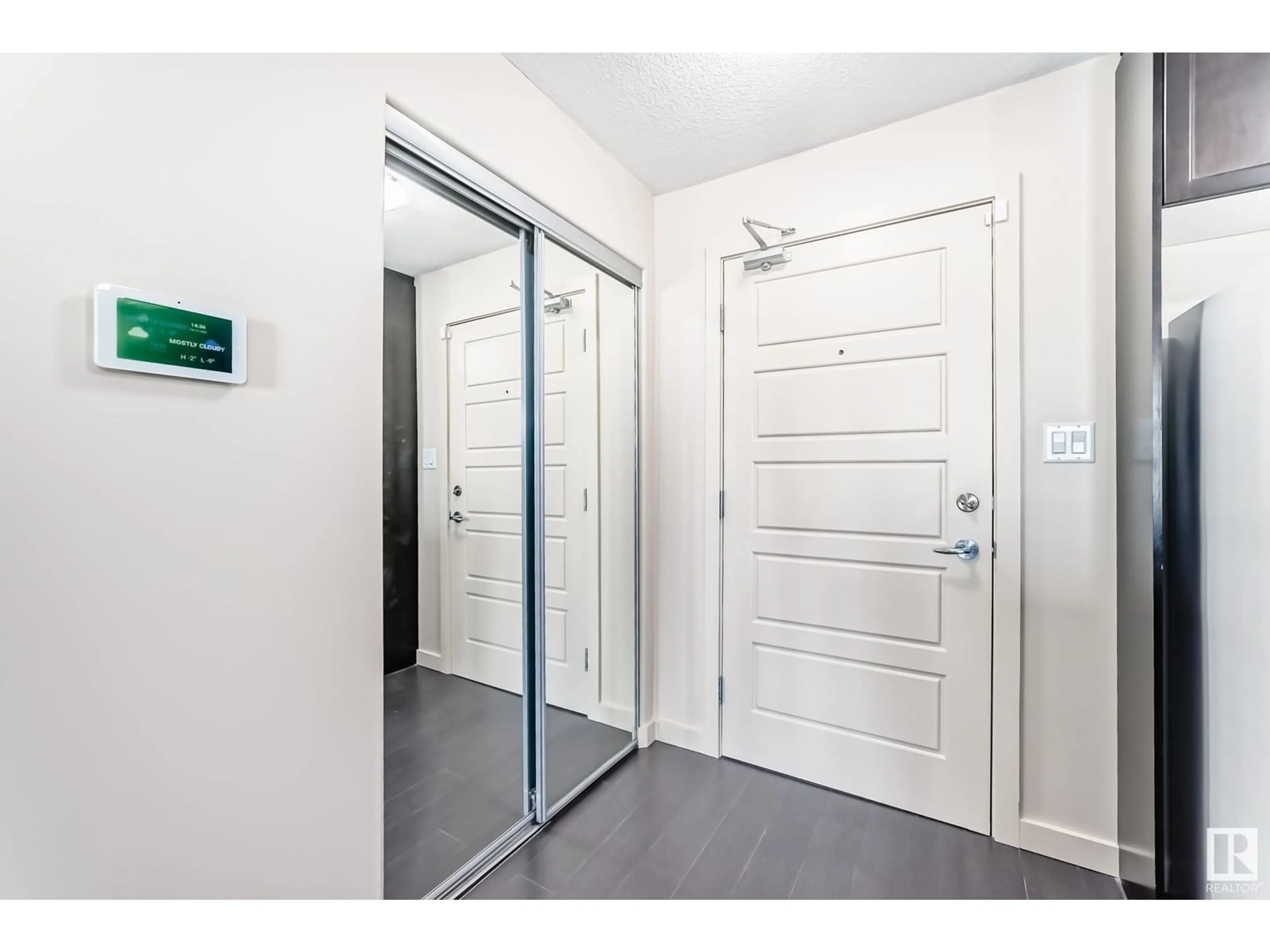 Indoor entryway for #352 11517 ELLERSLIE RD SW, Edmonton Alberta T6W2A9