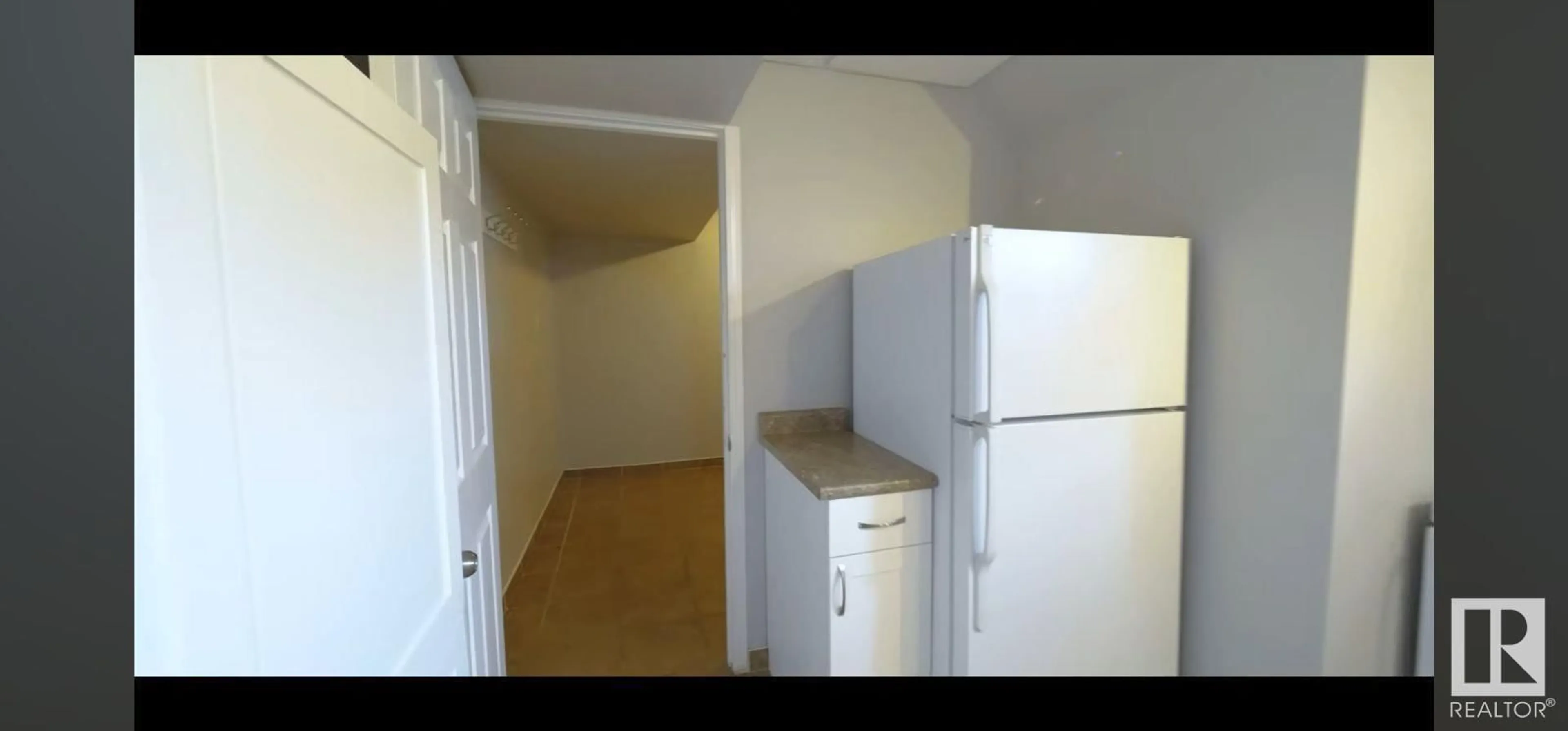 A pic of a room for 11319 137 AV NW, Edmonton Alberta T5E1Z3