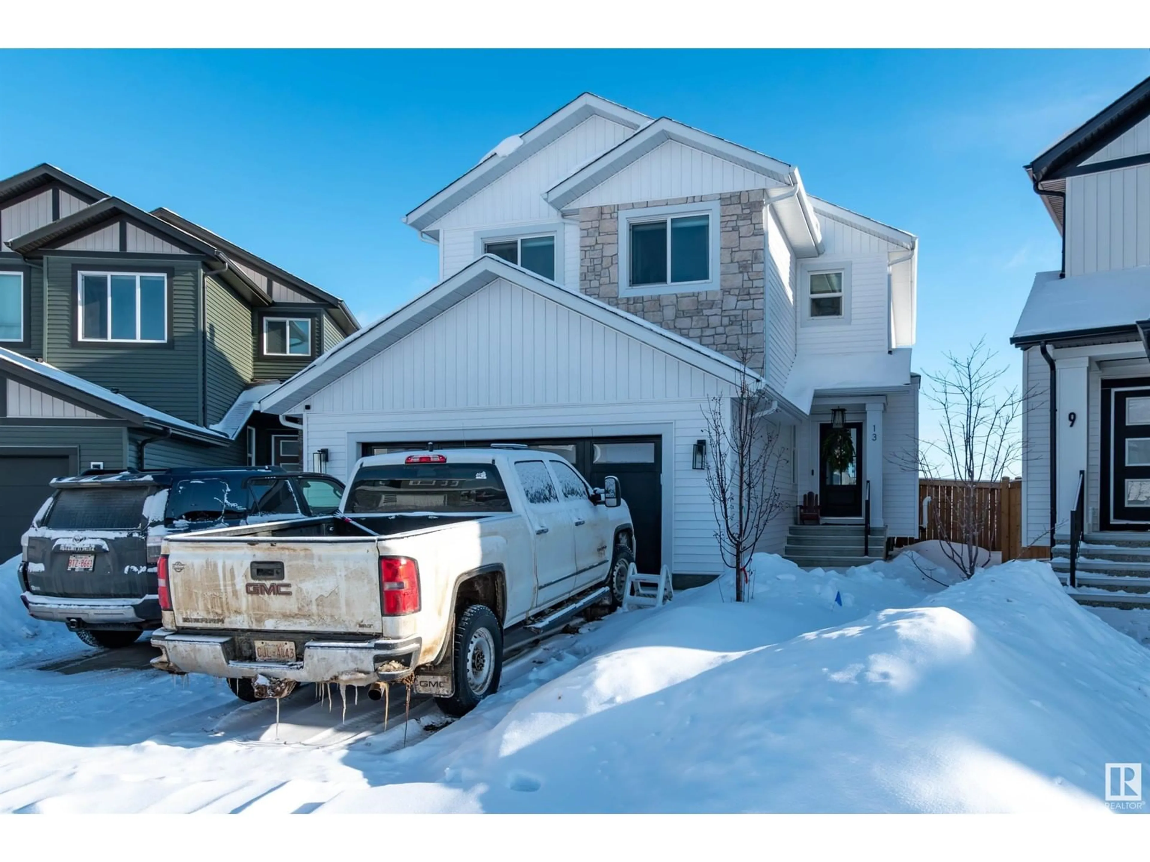 Home with vinyl exterior material, street for 13 BERWICK BA, Ardrossan Alberta T8E0B3