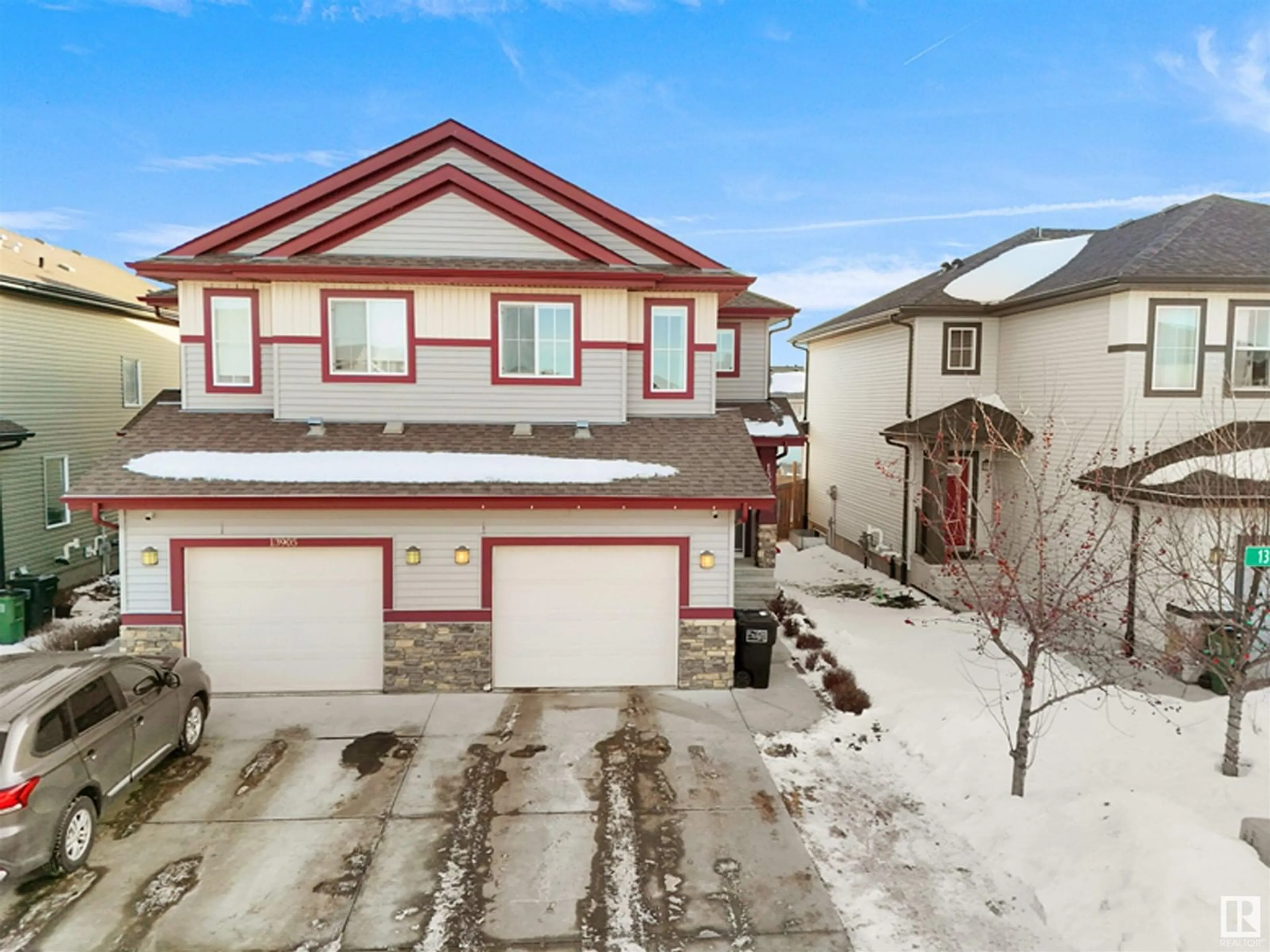 A pic from outside/outdoor area/front of a property/back of a property/a pic from drone, street for 13903 138 ST NW NW, Edmonton Alberta T6V0L5