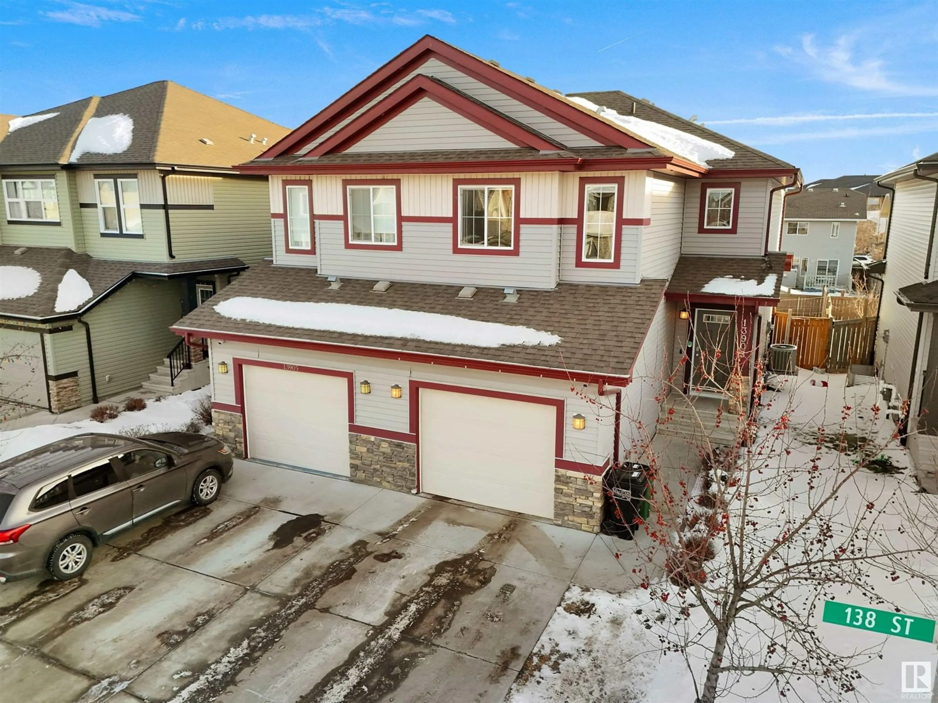 A pic from outside/outdoor area/front of a property/back of a property/a pic from drone, street for 13903 138 ST NW NW, Edmonton Alberta T6V0L5