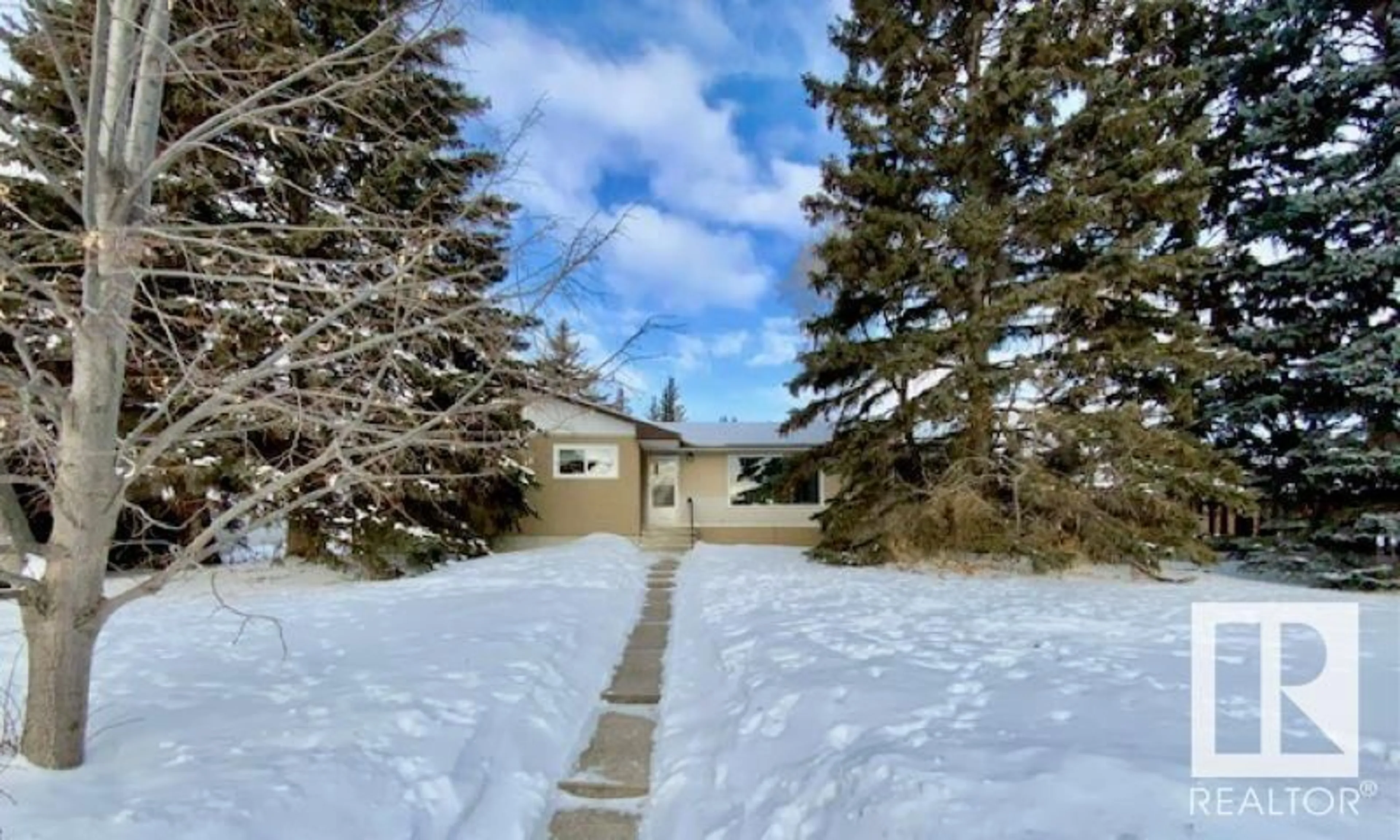 A pic from outside/outdoor area/front of a property/back of a property/a pic from drone, street for 137 Spatinow DR, Wetaskiwin Alberta T9A1W3