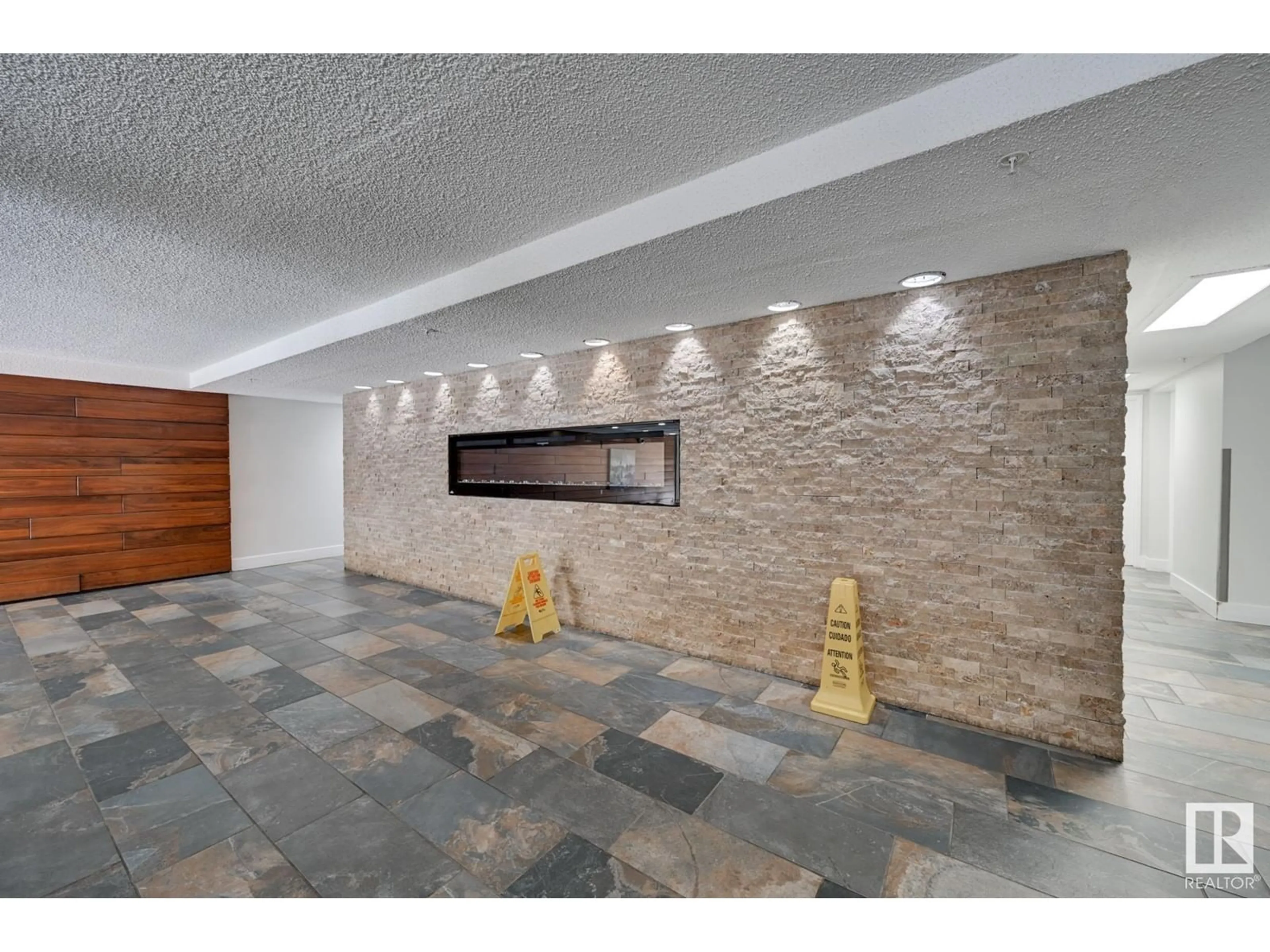 Lobby for #152 8745 165 ST NW, Edmonton Alberta T5R2R7