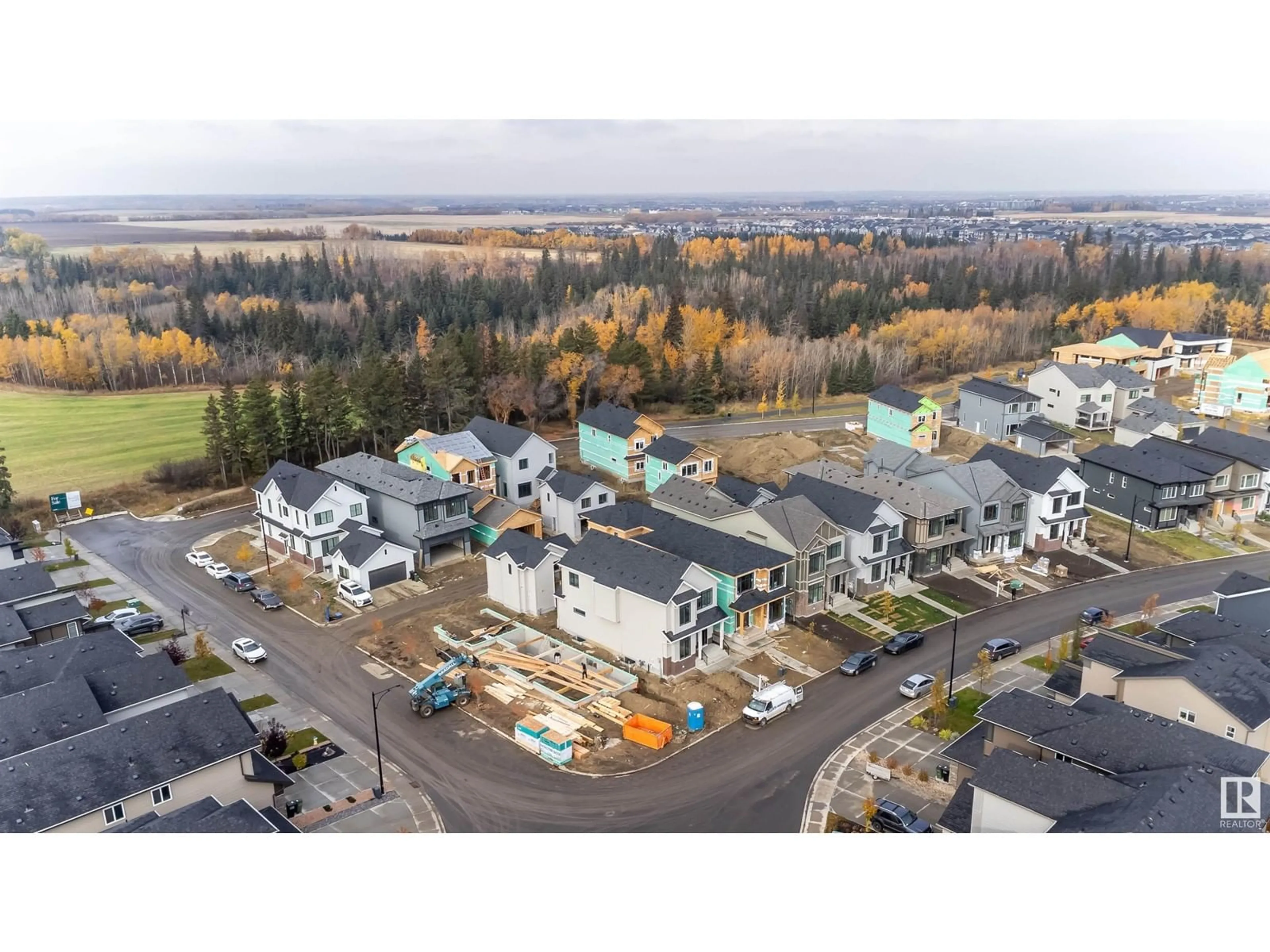 A pic from outside/outdoor area/front of a property/back of a property/a pic from drone, street for 6728 CRAWFORD WY SW, Edmonton Alberta T9G0B7