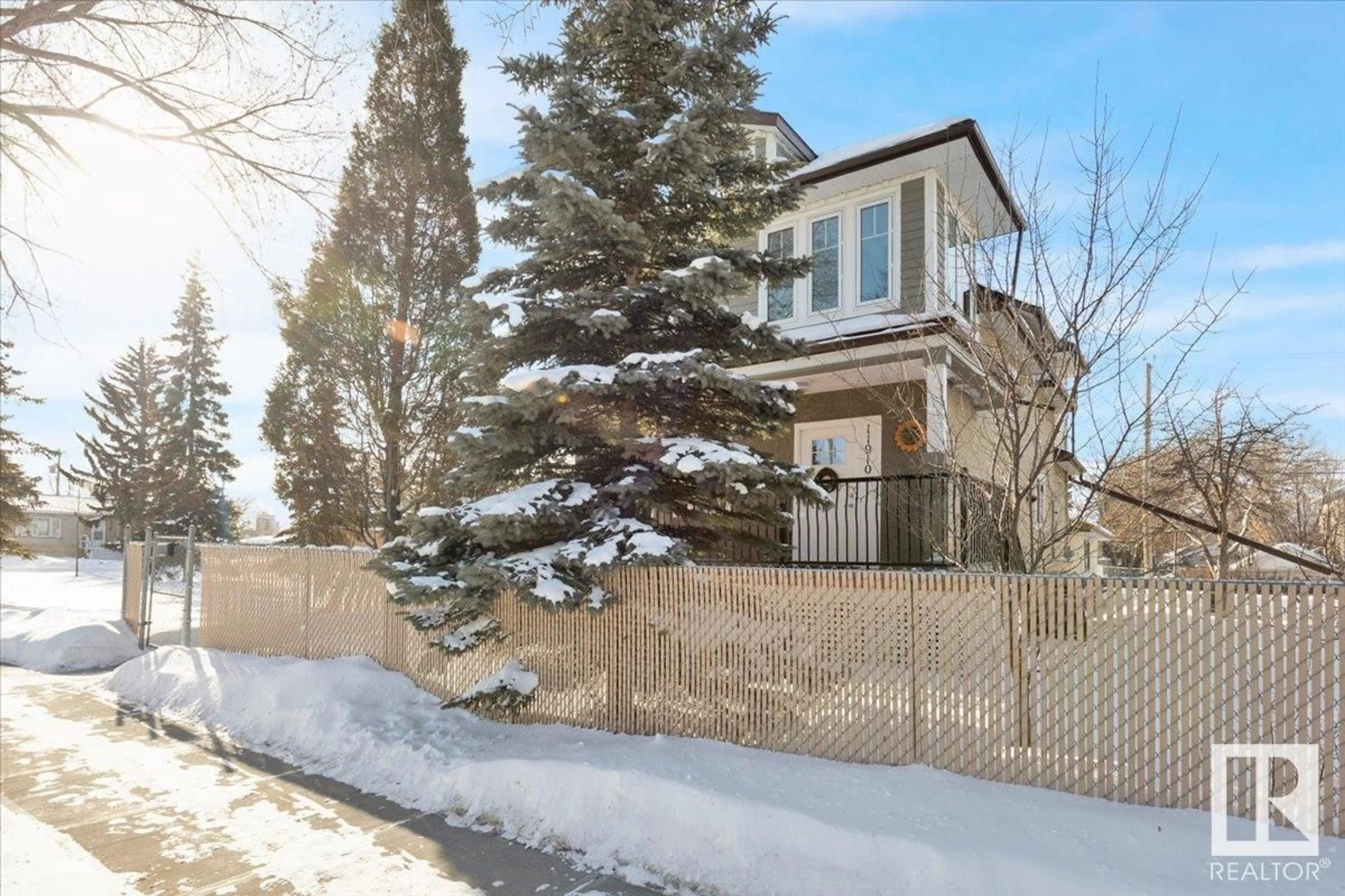 Unknown for 11910 76 ST, Edmonton Alberta T5B2C7