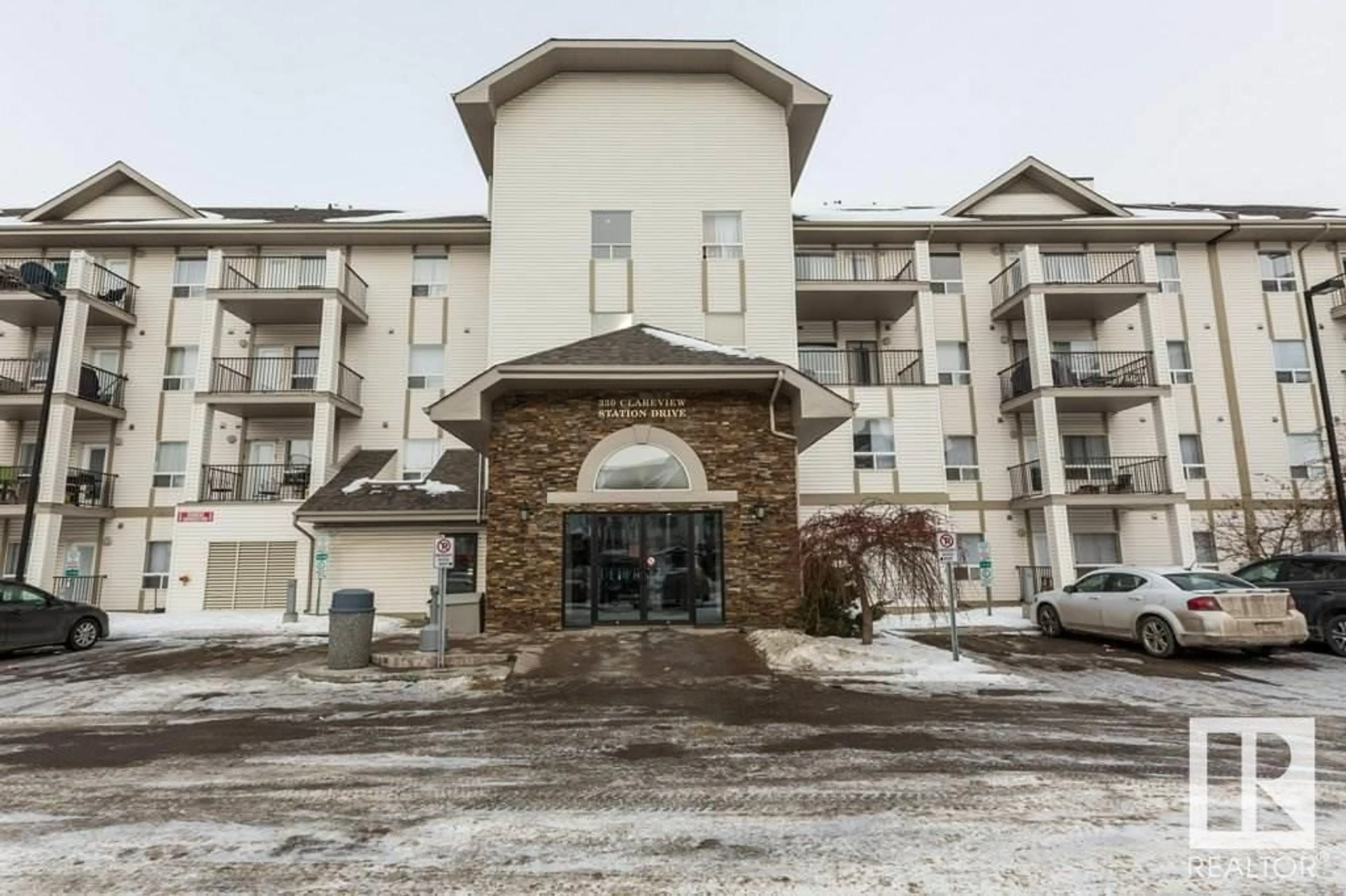 Indoor foyer for #1104 - 330 CLAREVIEW STATION DR, Edmonton Alberta T5Y0E6