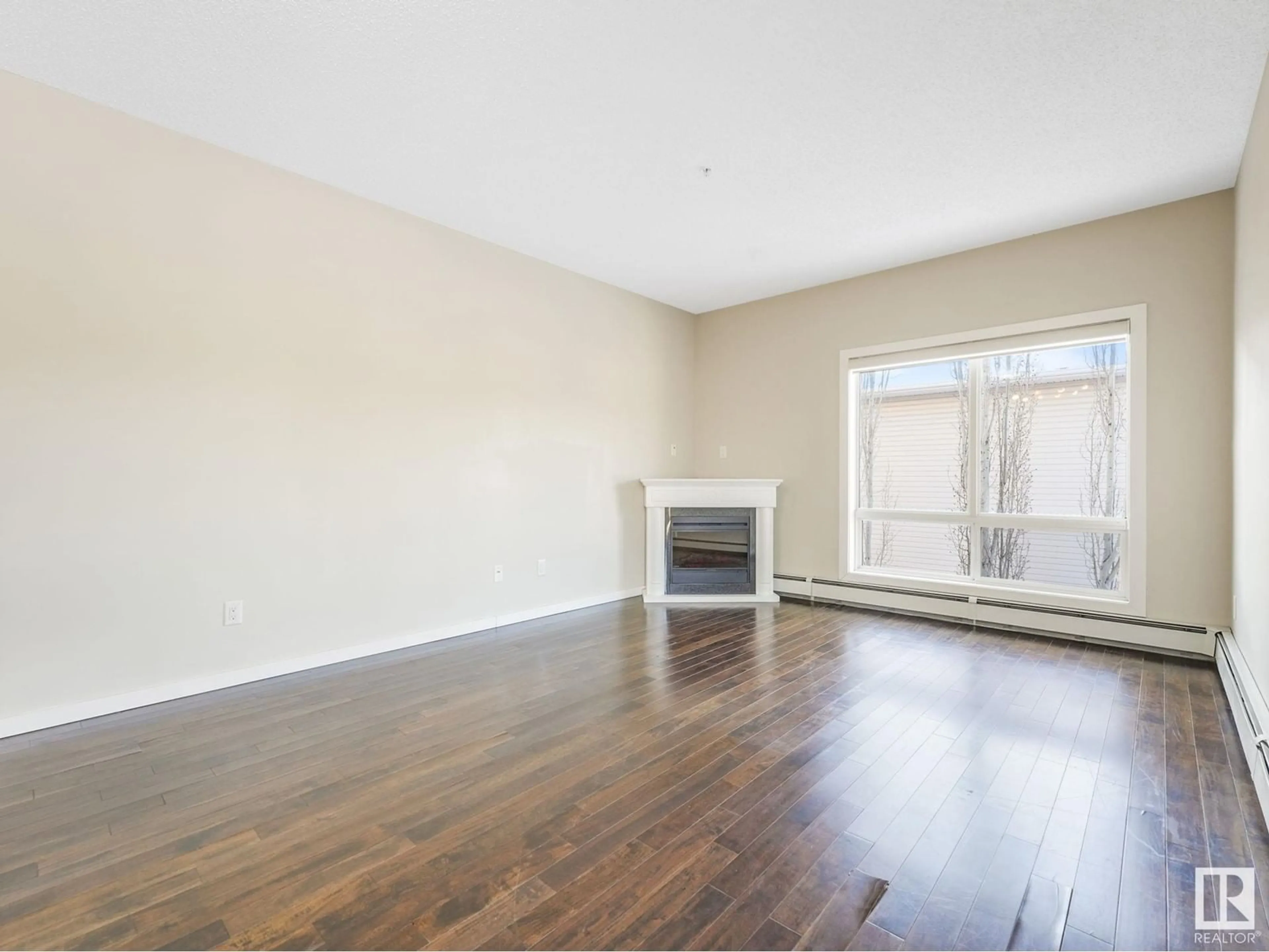 A pic of a room for #304 - 10524 77 AV, Edmonton Alberta T6E1N1