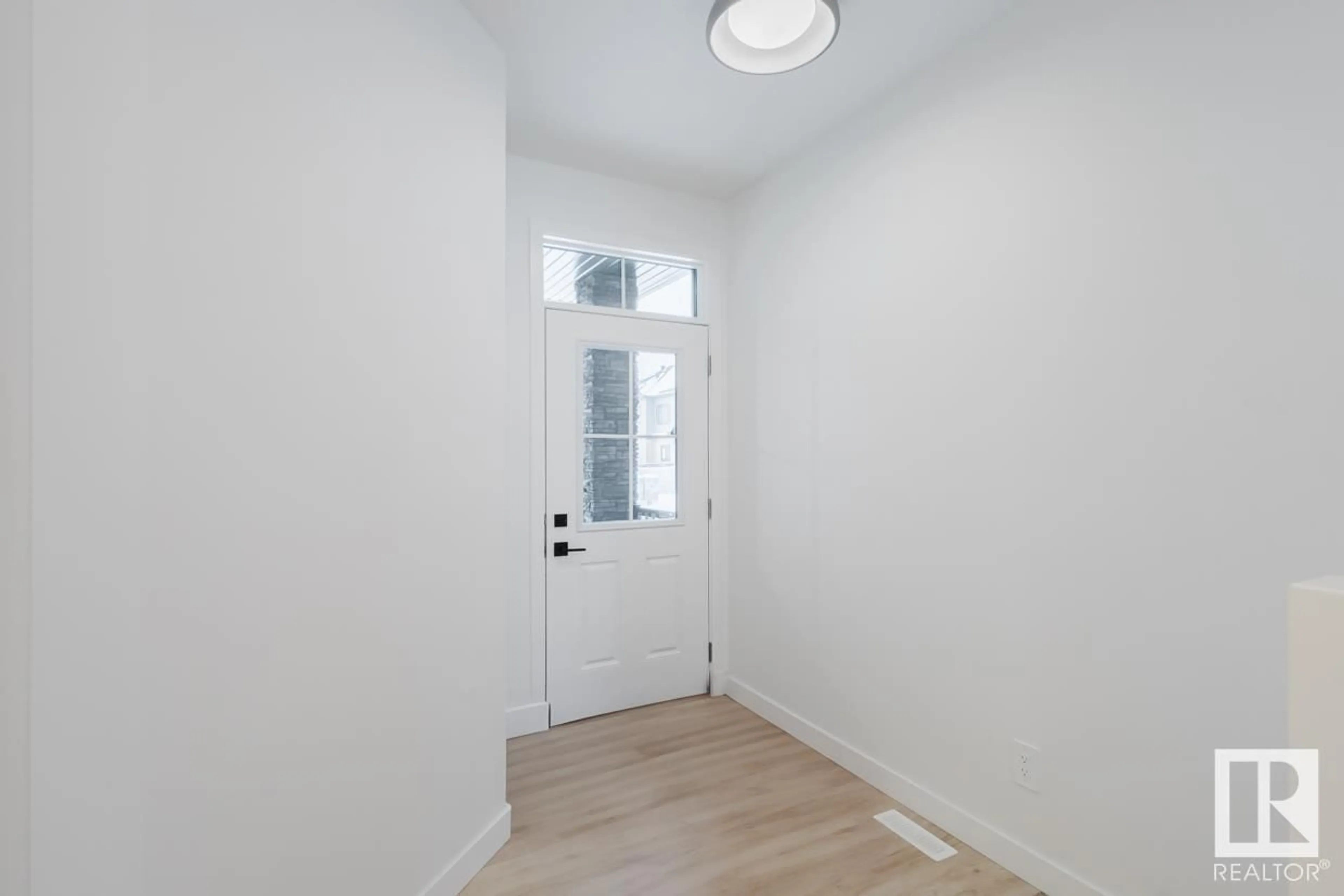 Indoor entryway for 4219 206 ST, Edmonton Alberta T6M3E3
