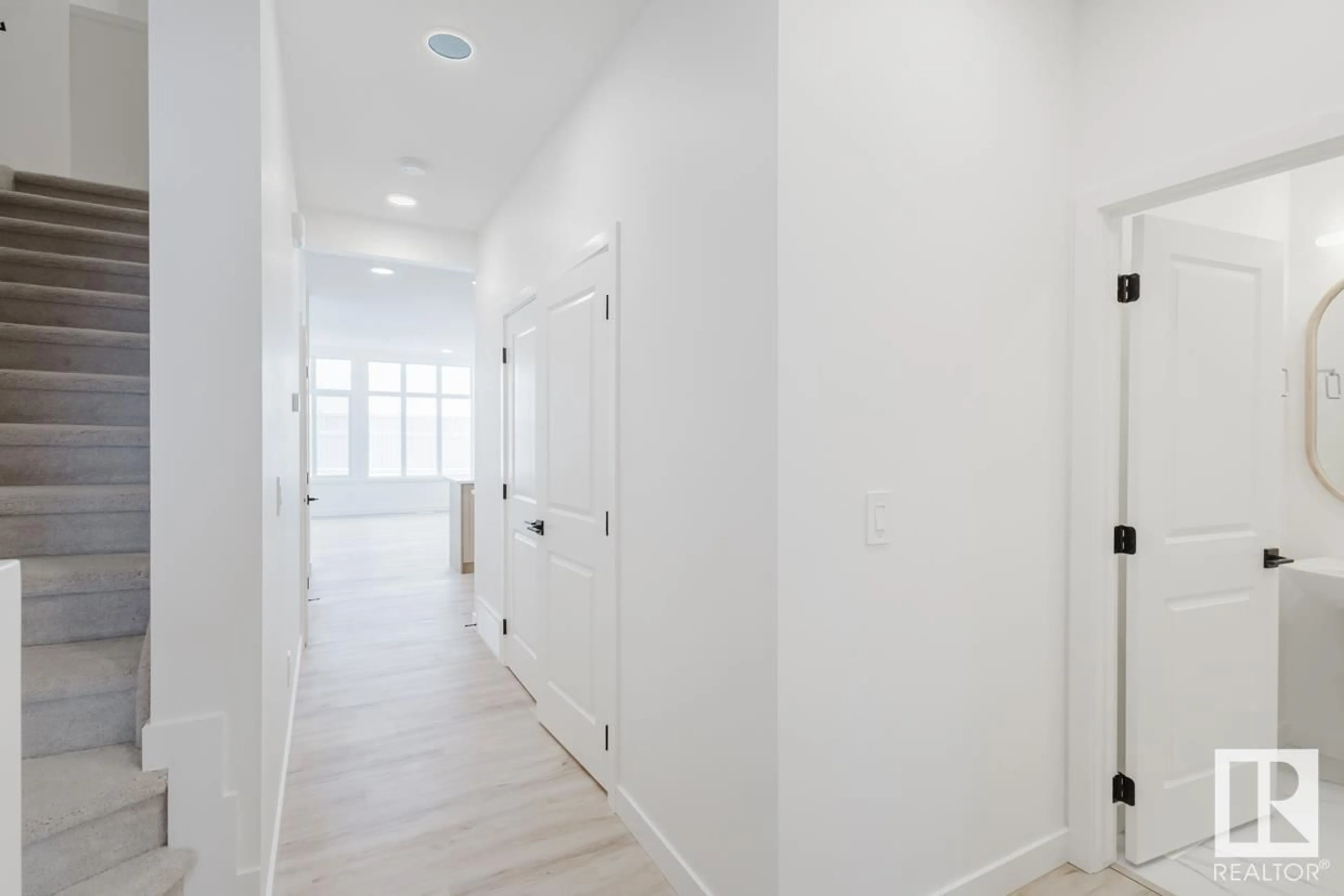 Indoor entryway for 4219 206 ST, Edmonton Alberta T6M3E3