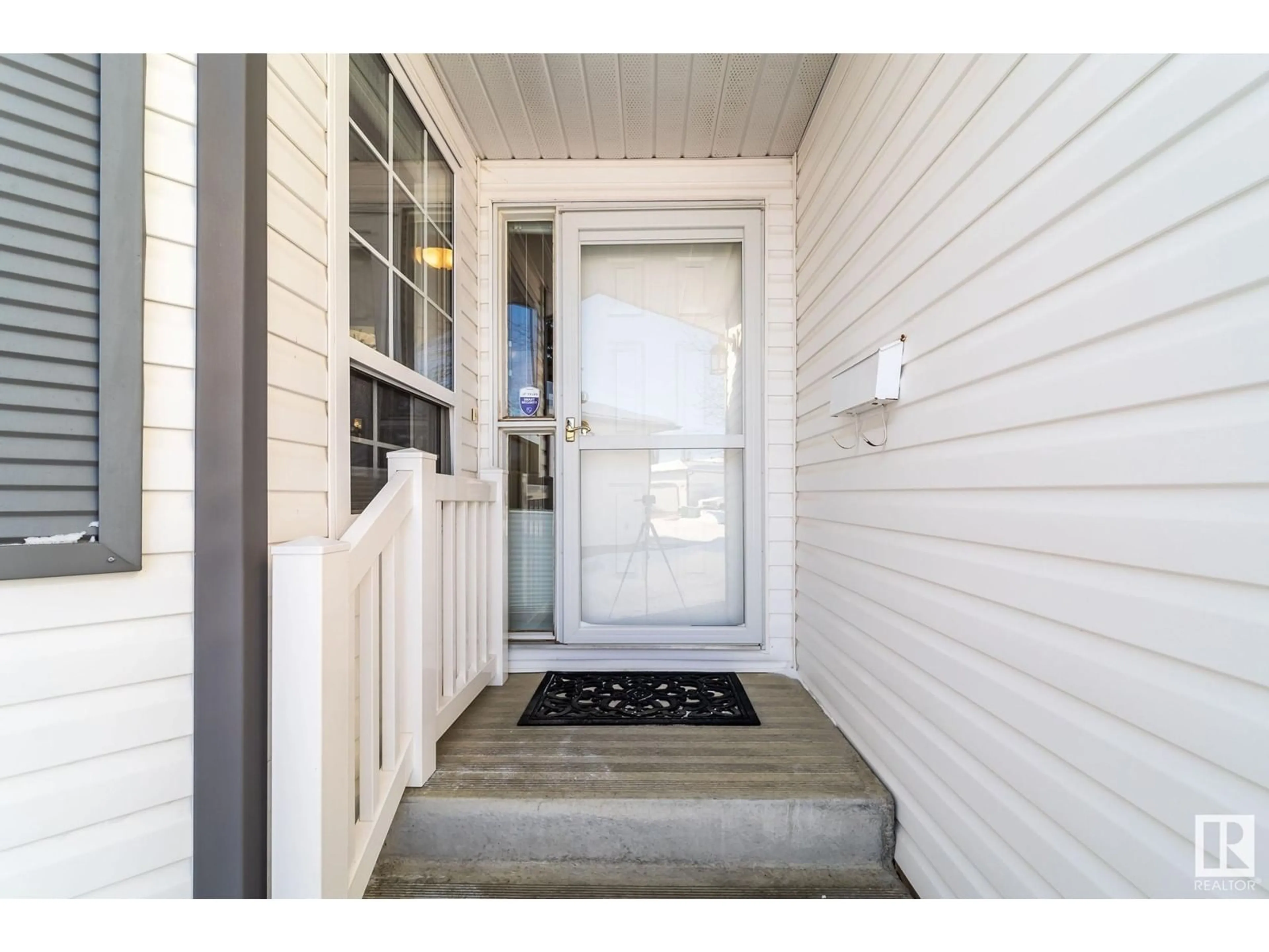 Indoor entryway for 7 CENTURY VILLAS CL, Fort Saskatchewan Alberta T8L4G7