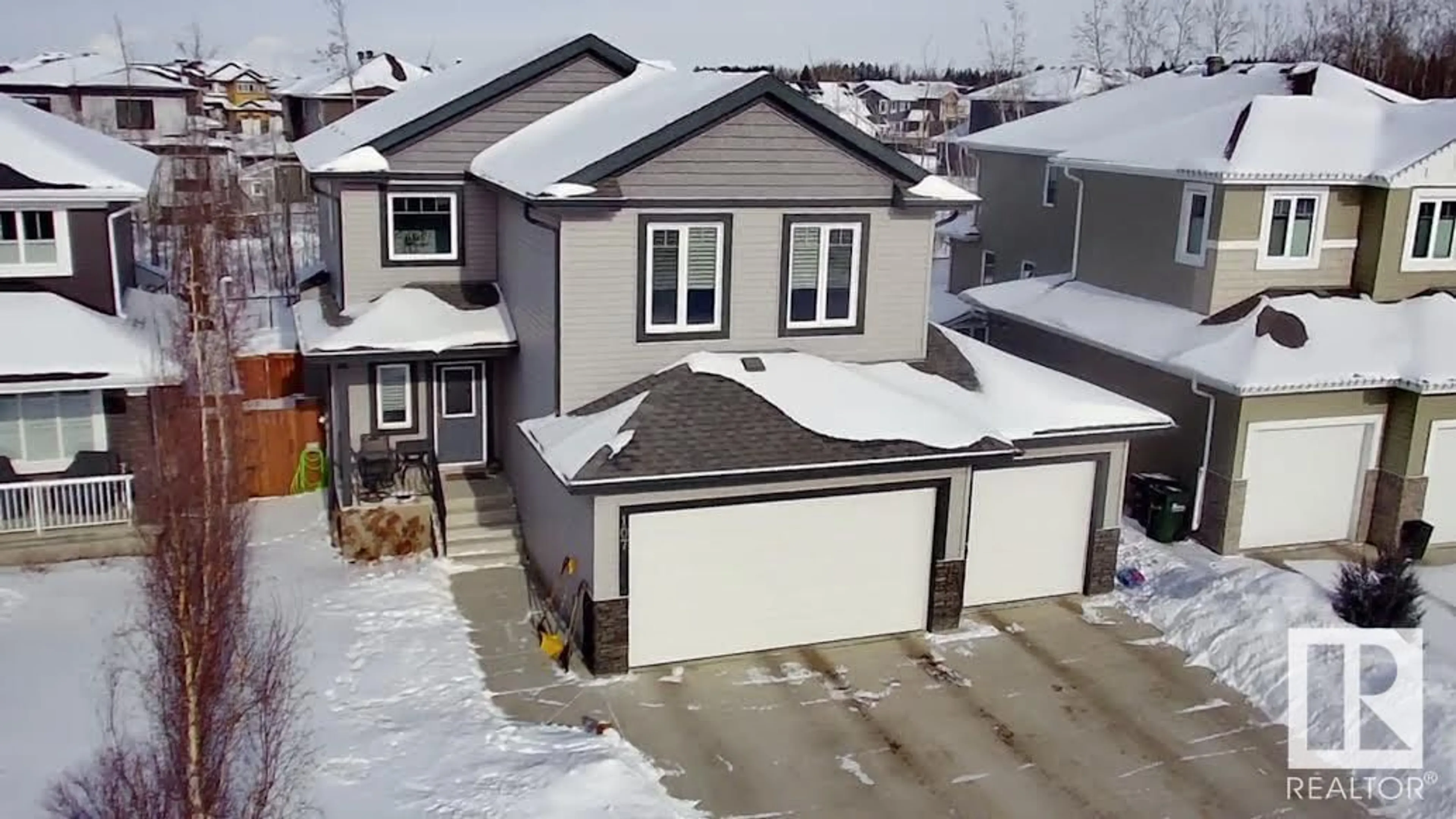 A pic from outside/outdoor area/front of a property/back of a property/a pic from drone, street for 107 CRESTHAVEN GV, Ardrossan Alberta T8E0A2