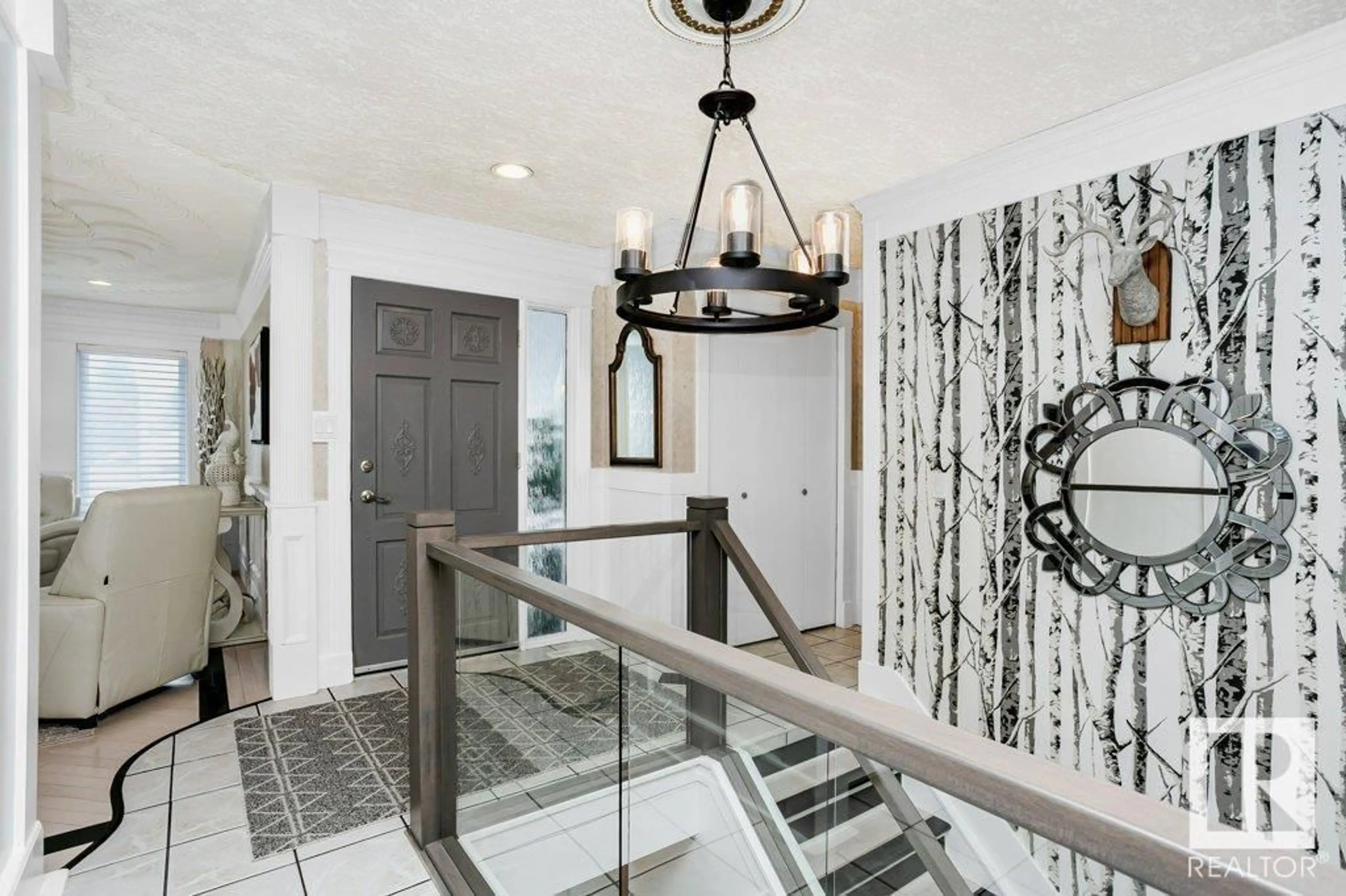 Indoor entryway for 3519 20 AV NW, Edmonton Alberta T6L3E2