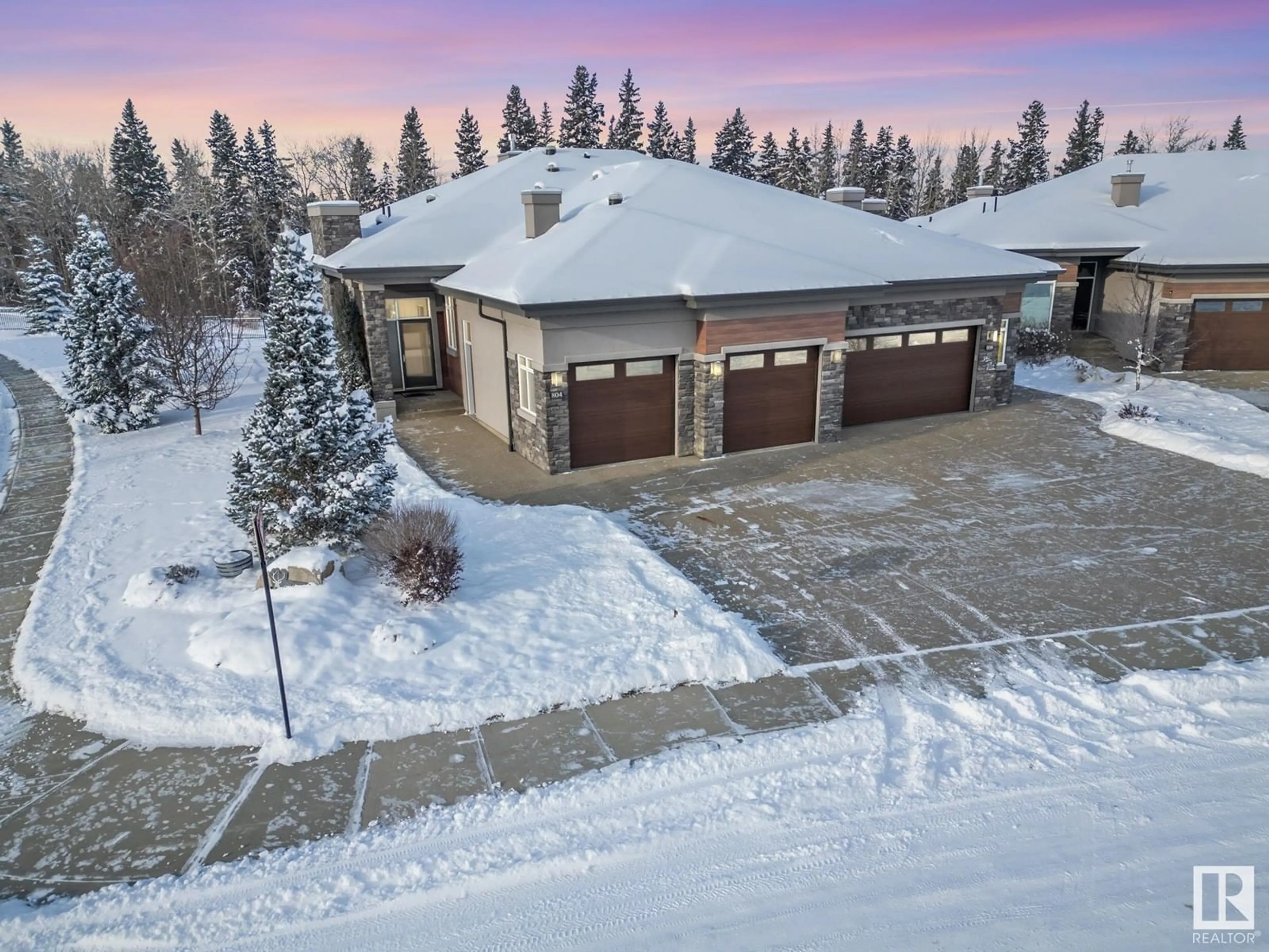 A pic from outside/outdoor area/front of a property/back of a property/a pic from drone, street for 804 HOWATT PL SW, Edmonton Alberta T6W2T7