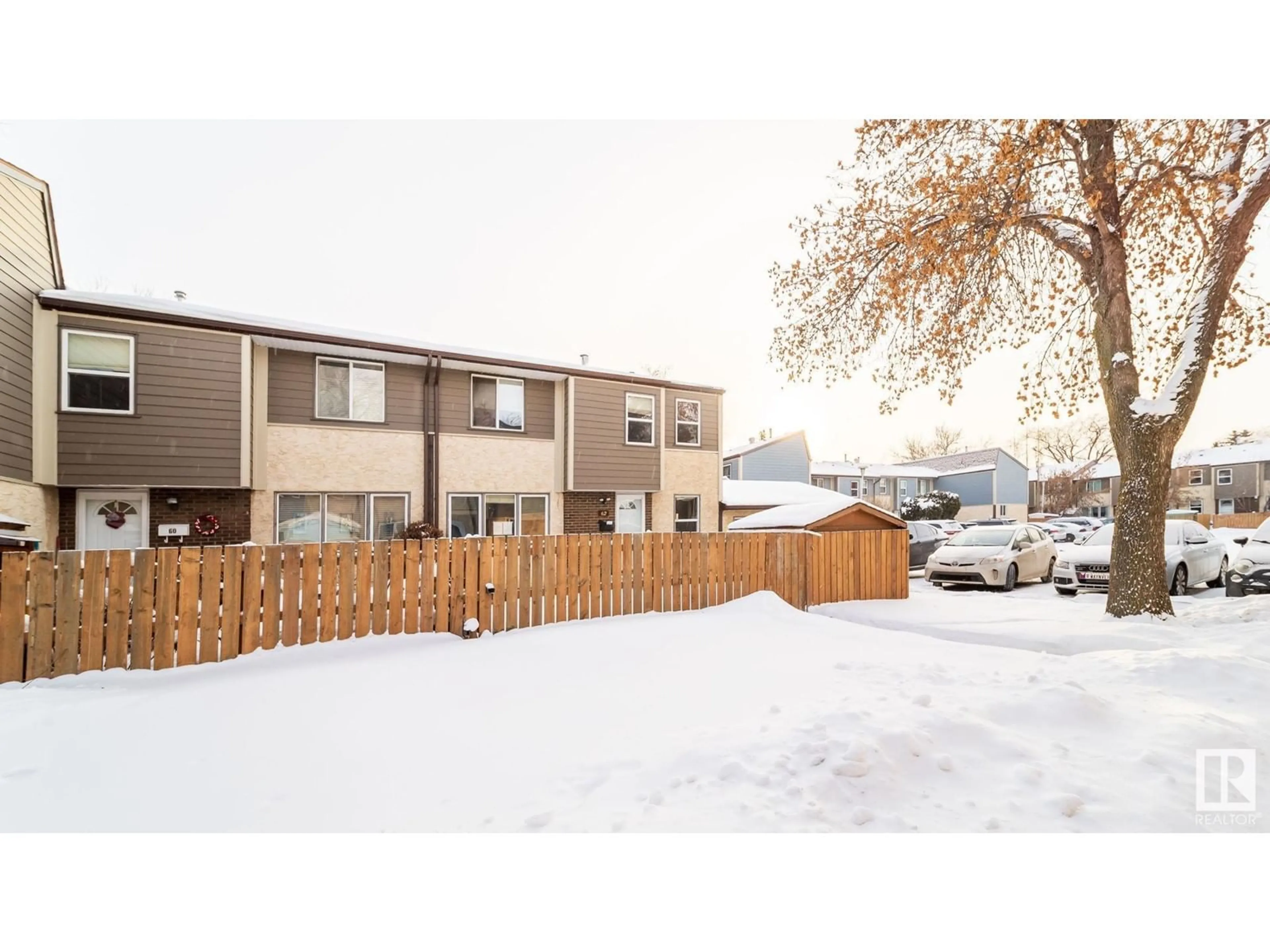 Patio, street for 62 willowdale PL NW NW, Edmonton Alberta T5T1Z4