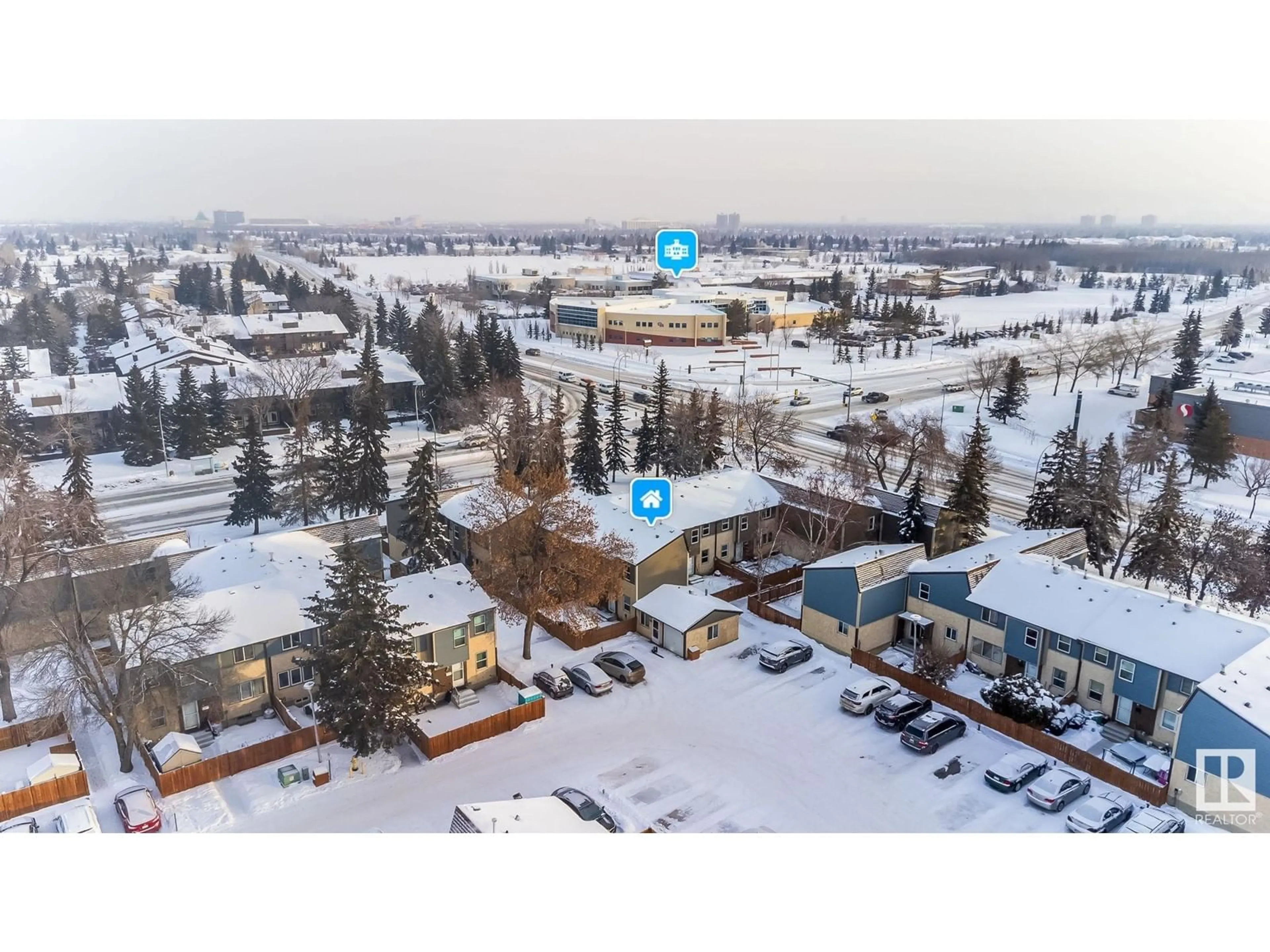 A pic from outside/outdoor area/front of a property/back of a property/a pic from drone, street for 62 willowdale PL NW NW, Edmonton Alberta T5T1Z4