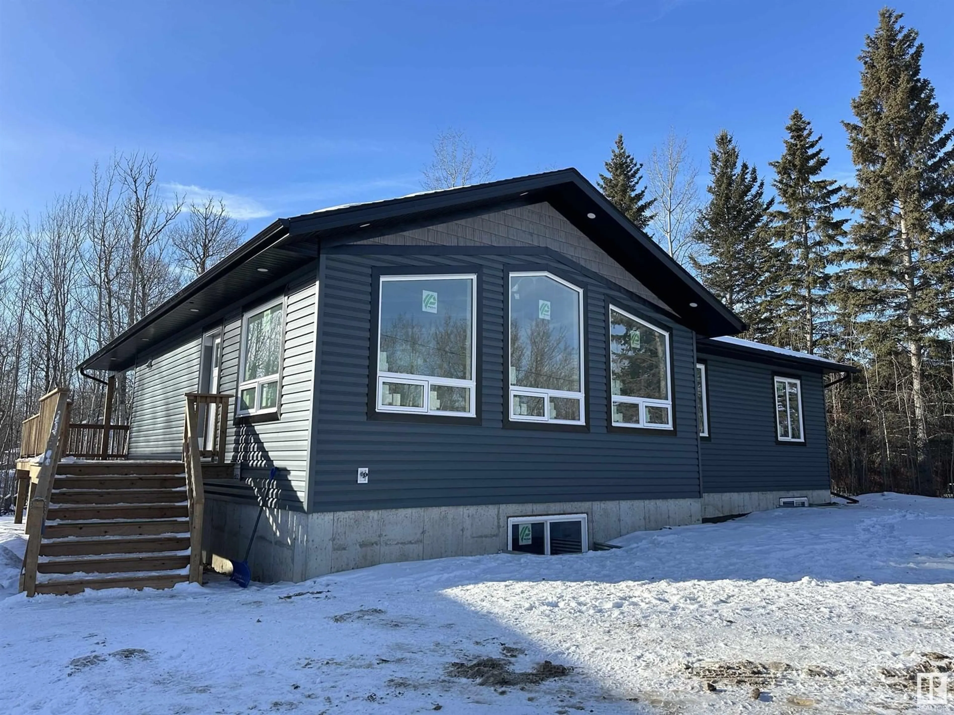 Home with vinyl exterior material, building for 5619 49 ST, Rural Lac Ste. Anne County Alberta T0E0A0