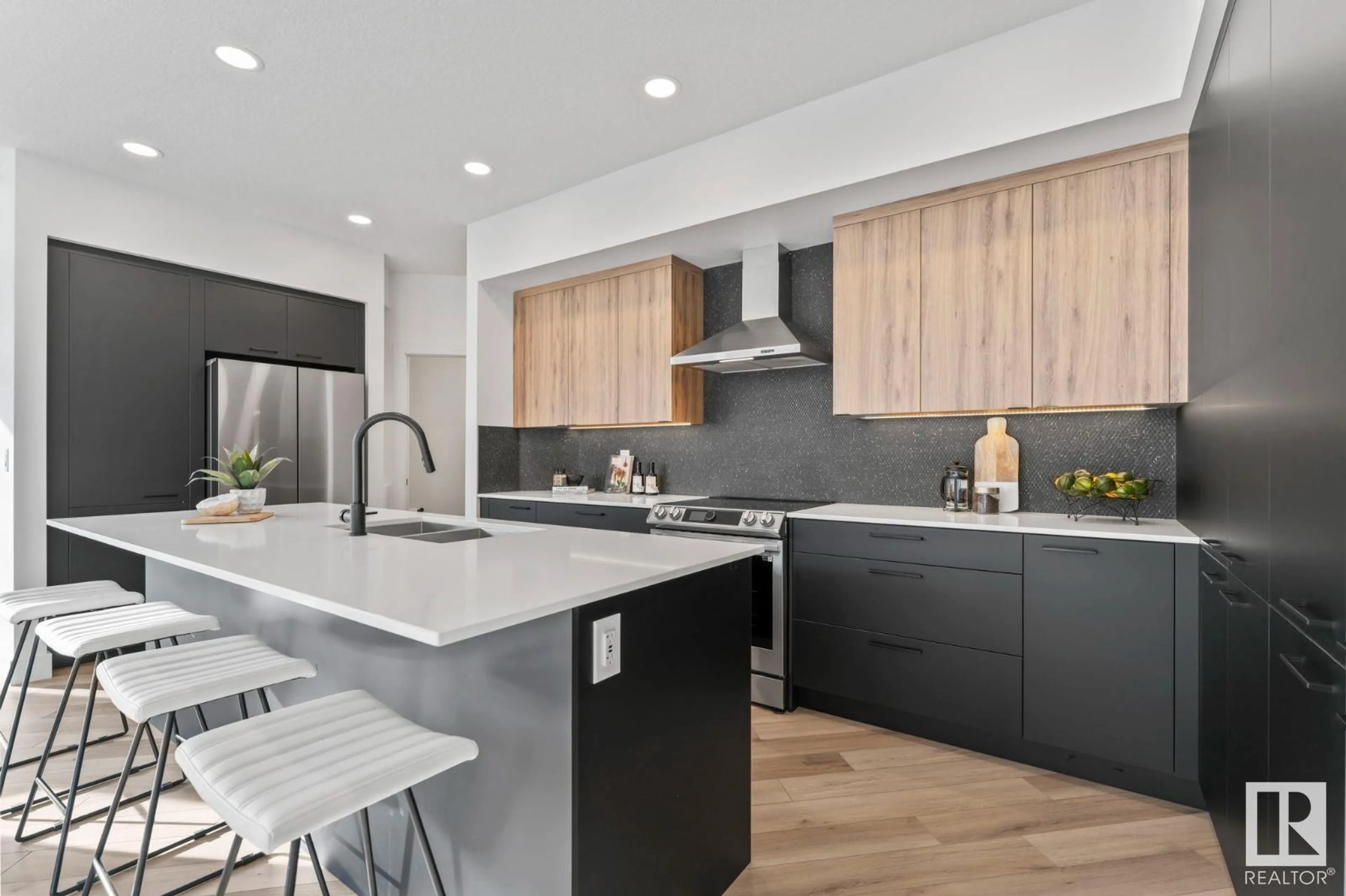 Contemporary kitchen, unknown for SW - 5827 KOOTOOK LI, Edmonton Alberta T6W1A5