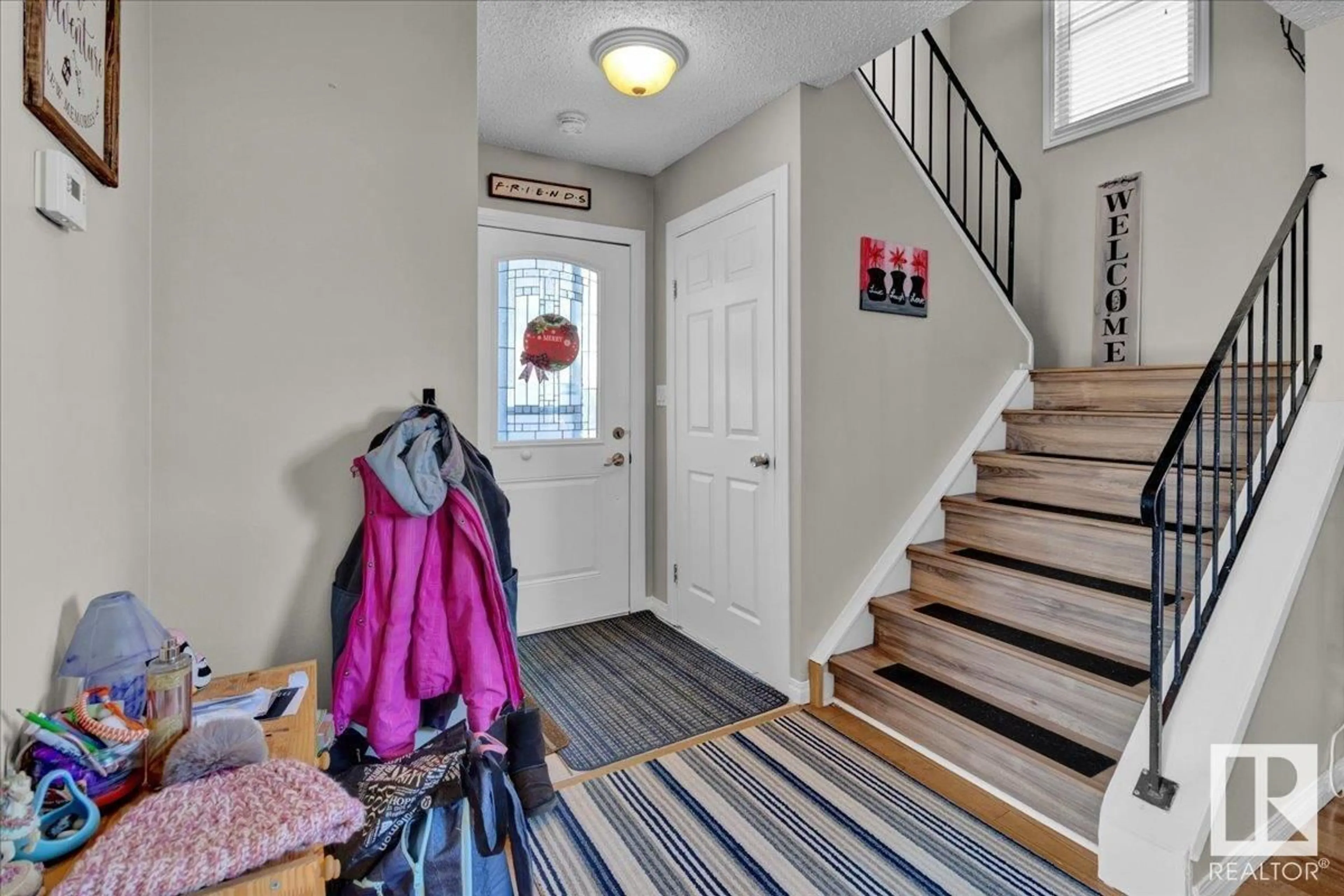 Indoor entryway for 131 Birch DR, Gibbons Alberta T0A1N0