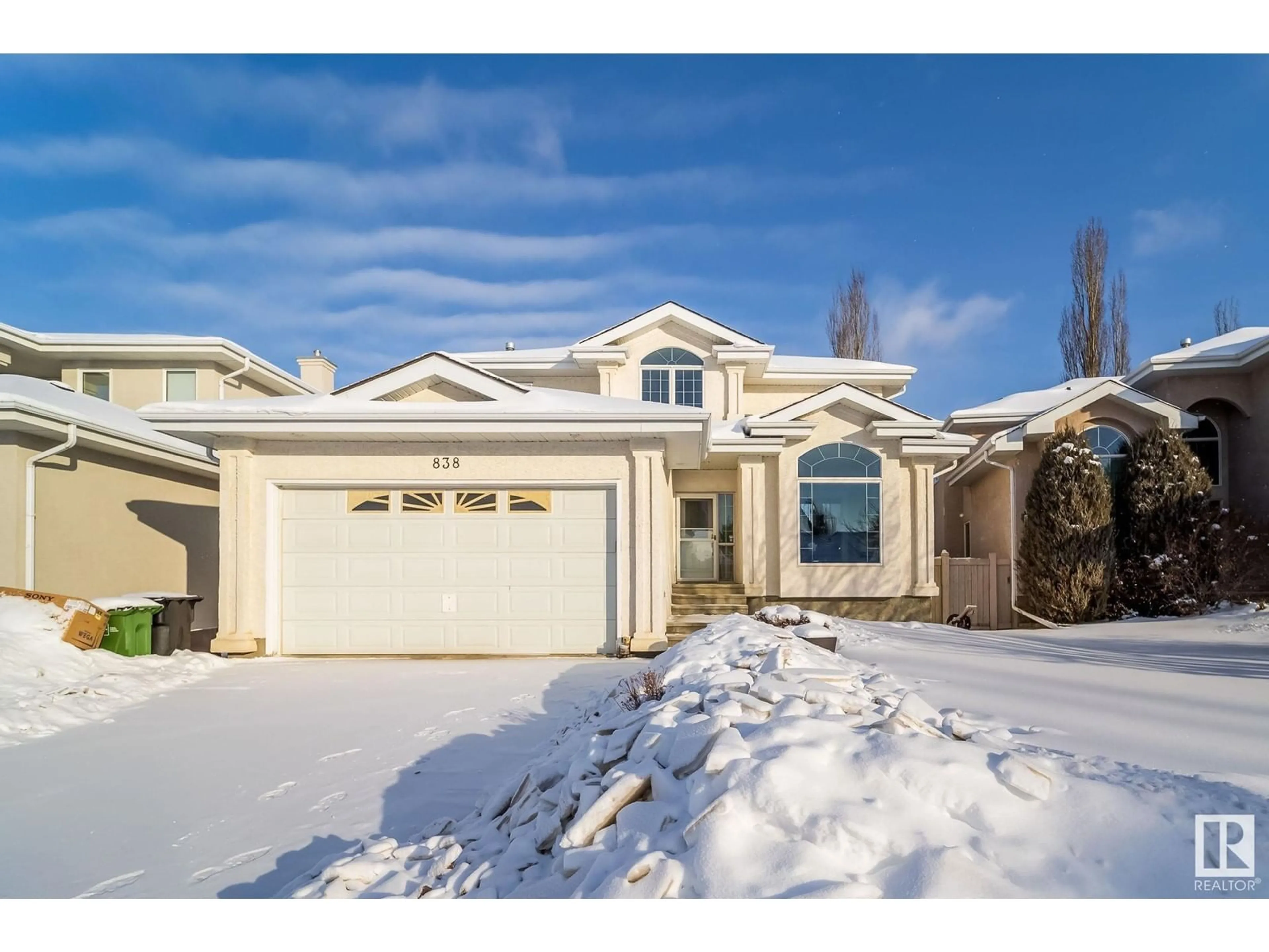 Home with vinyl exterior material, street for 838 TWIN BROOKS CL NW, Edmonton Alberta T6J7G4