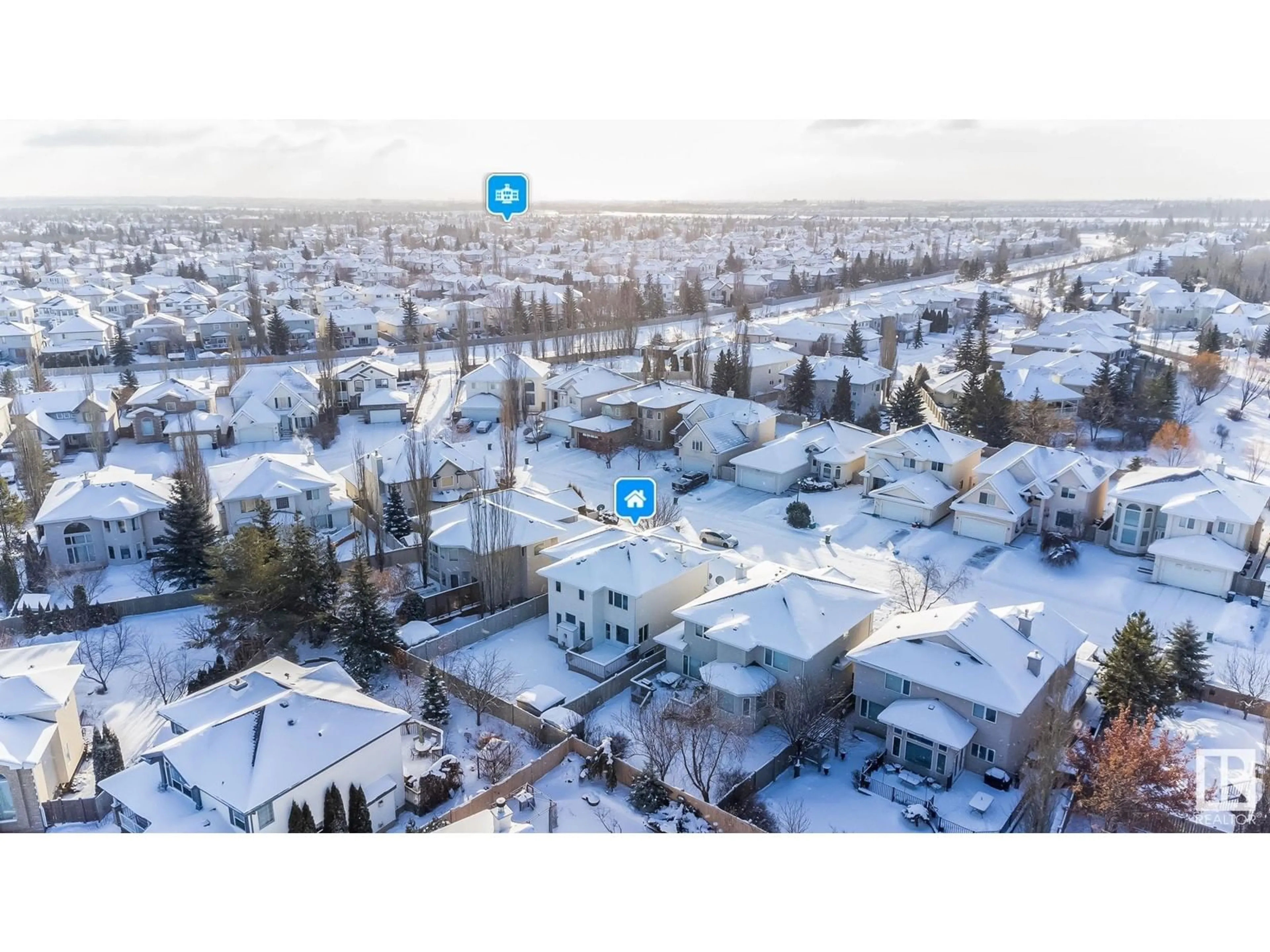 A pic from outside/outdoor area/front of a property/back of a property/a pic from drone, unknown for 838 TWIN BROOKS CL NW, Edmonton Alberta T6J7G4